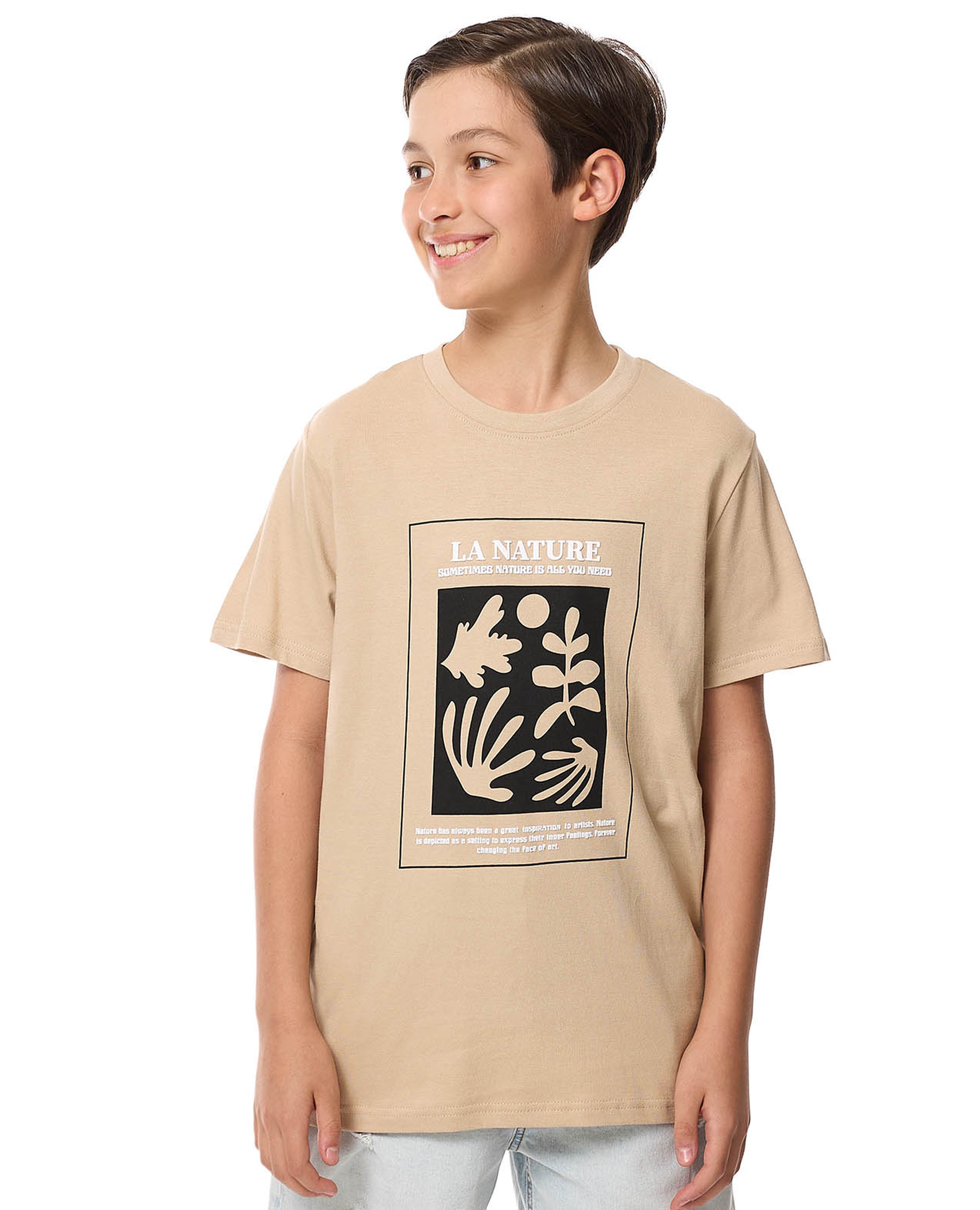 تيشيرت واسع مطبوع بياقة مستديرة وأكمام قصيرة