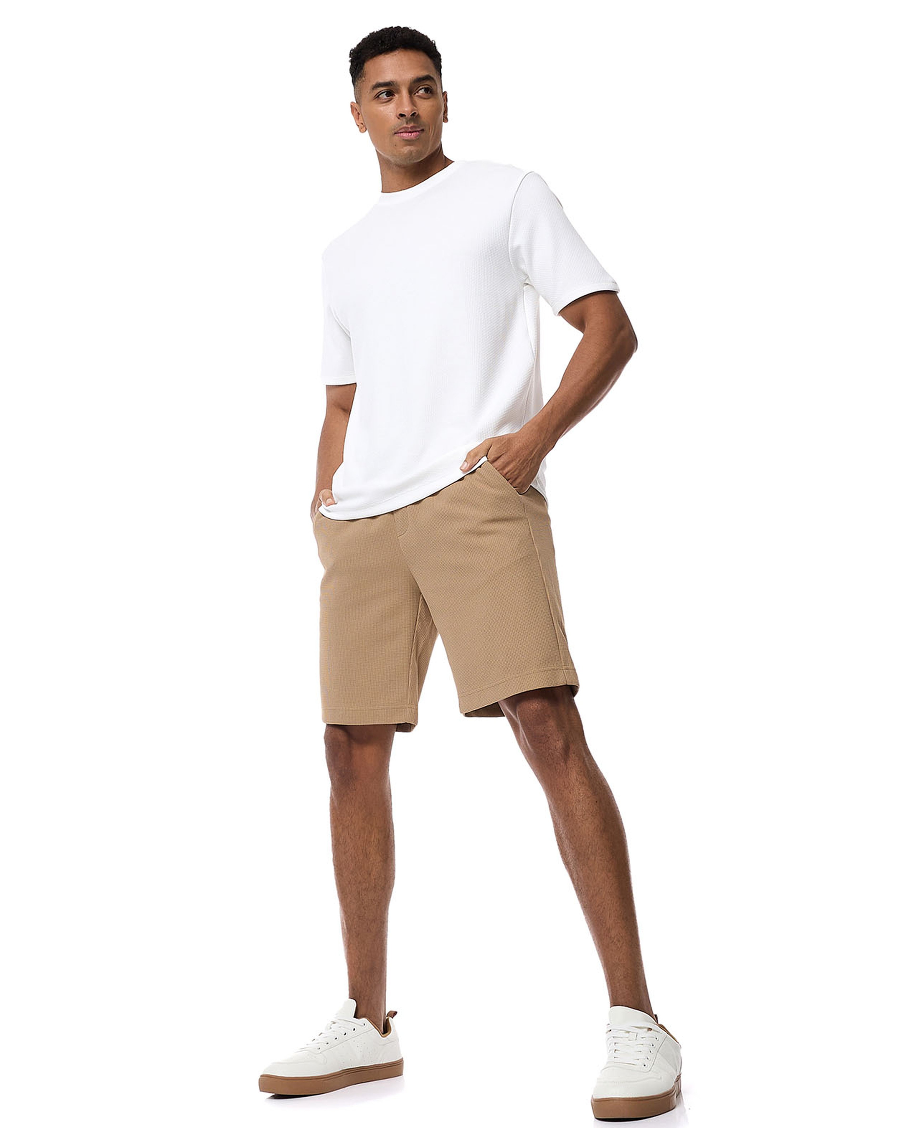 شورت بنقشة برباط خصر