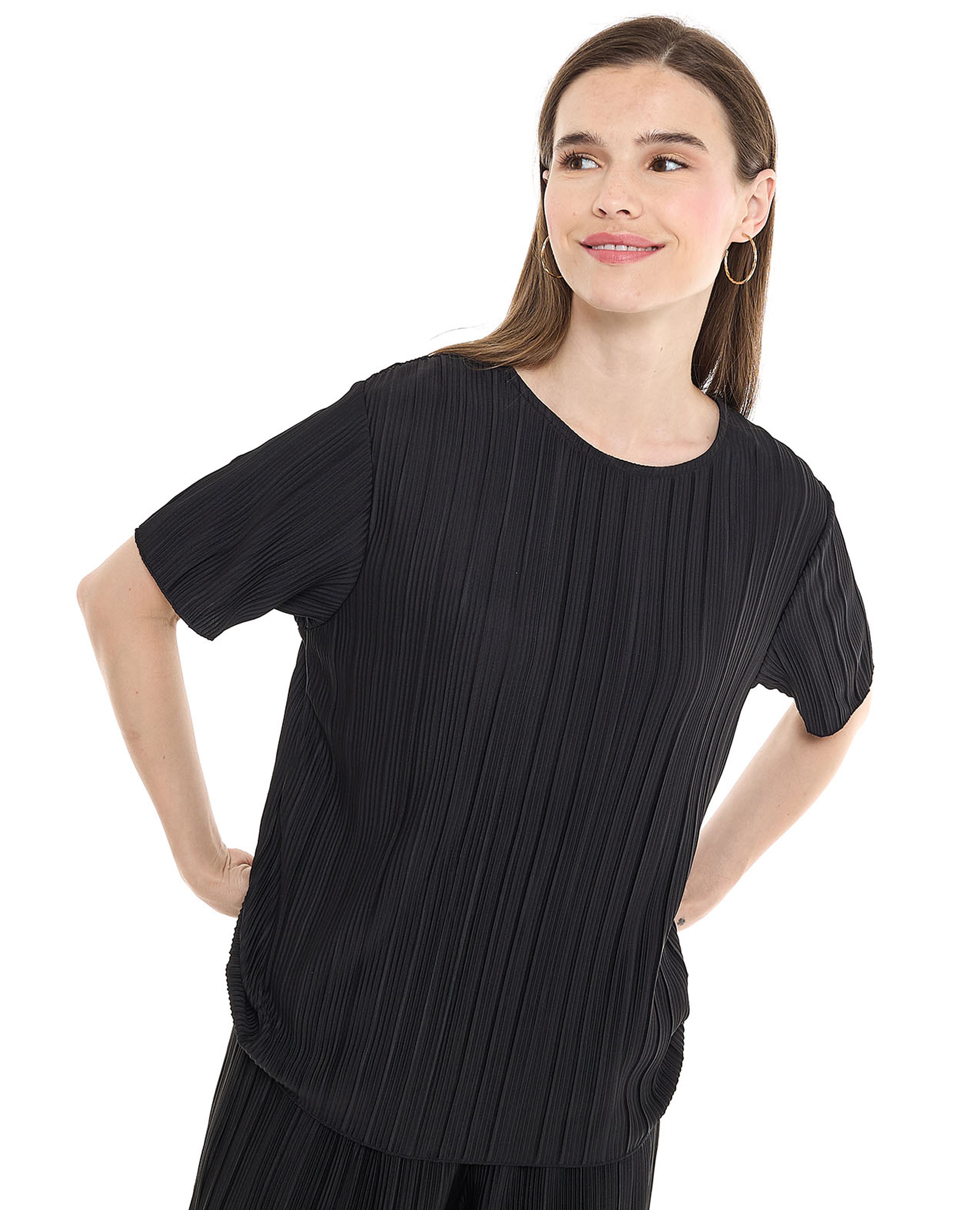 Pleated Top with Round Neck and Short Sleeves