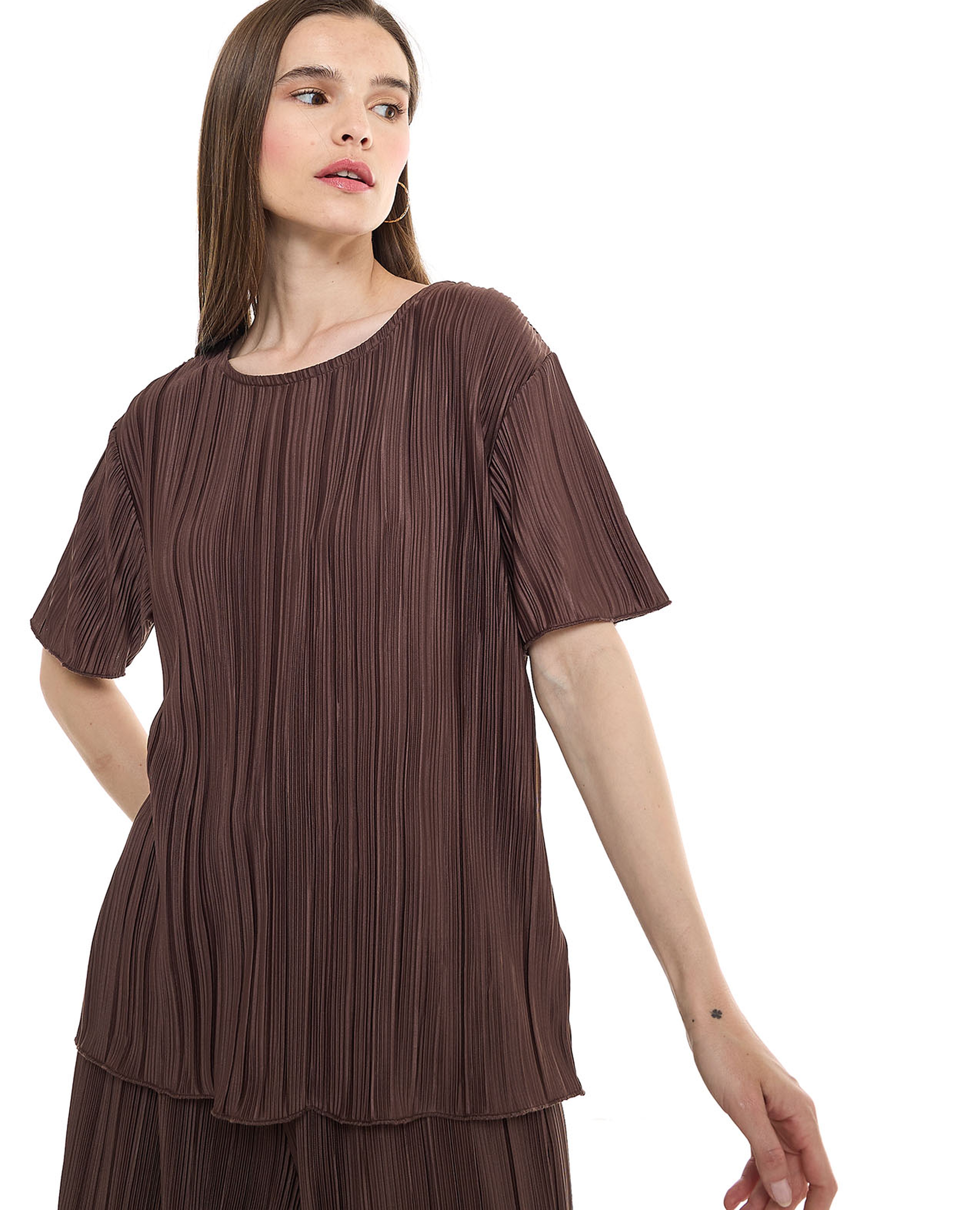 Pleated Top with Round Neck and Short Sleeves