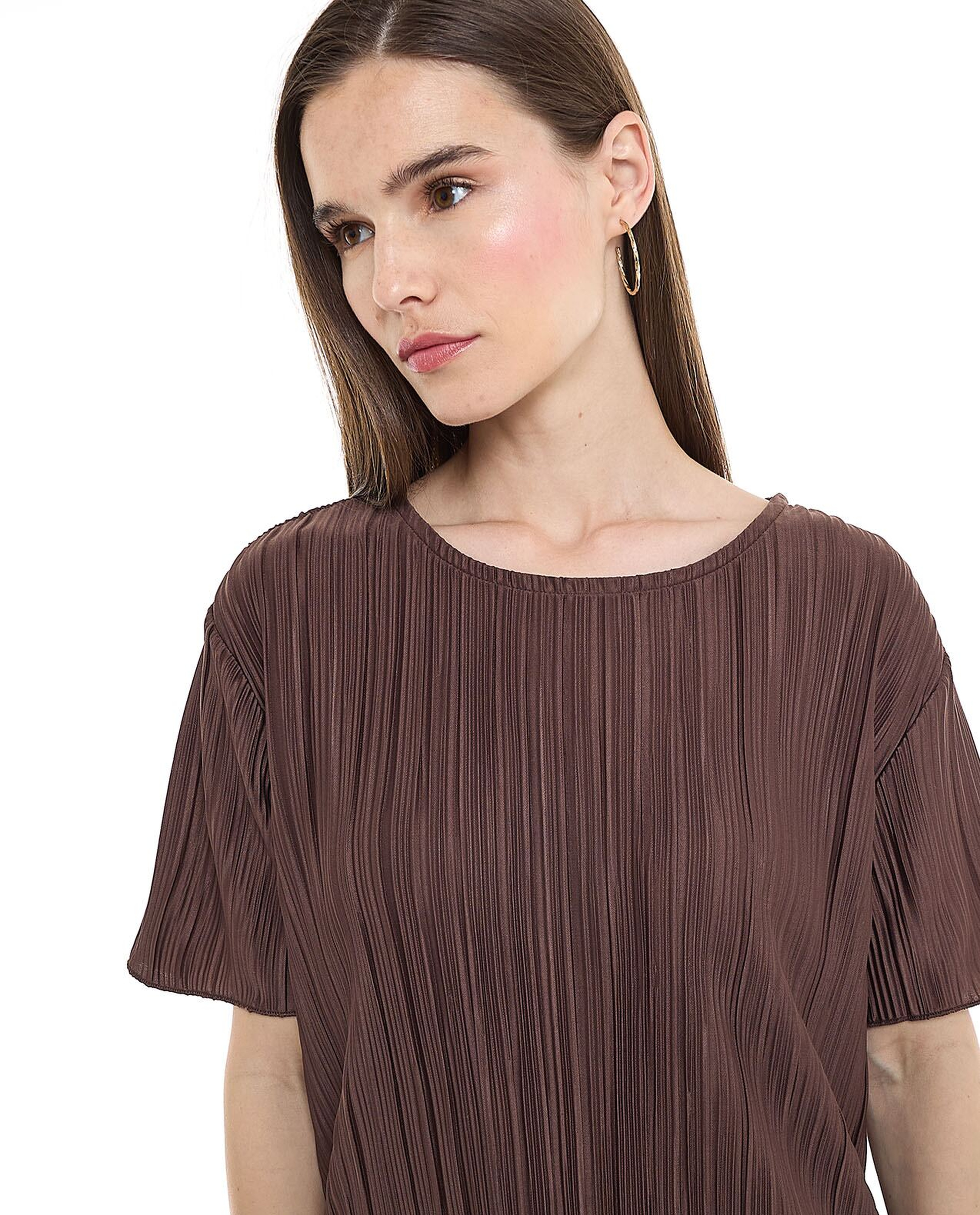 Pleated Top with Round Neck and Short Sleeves