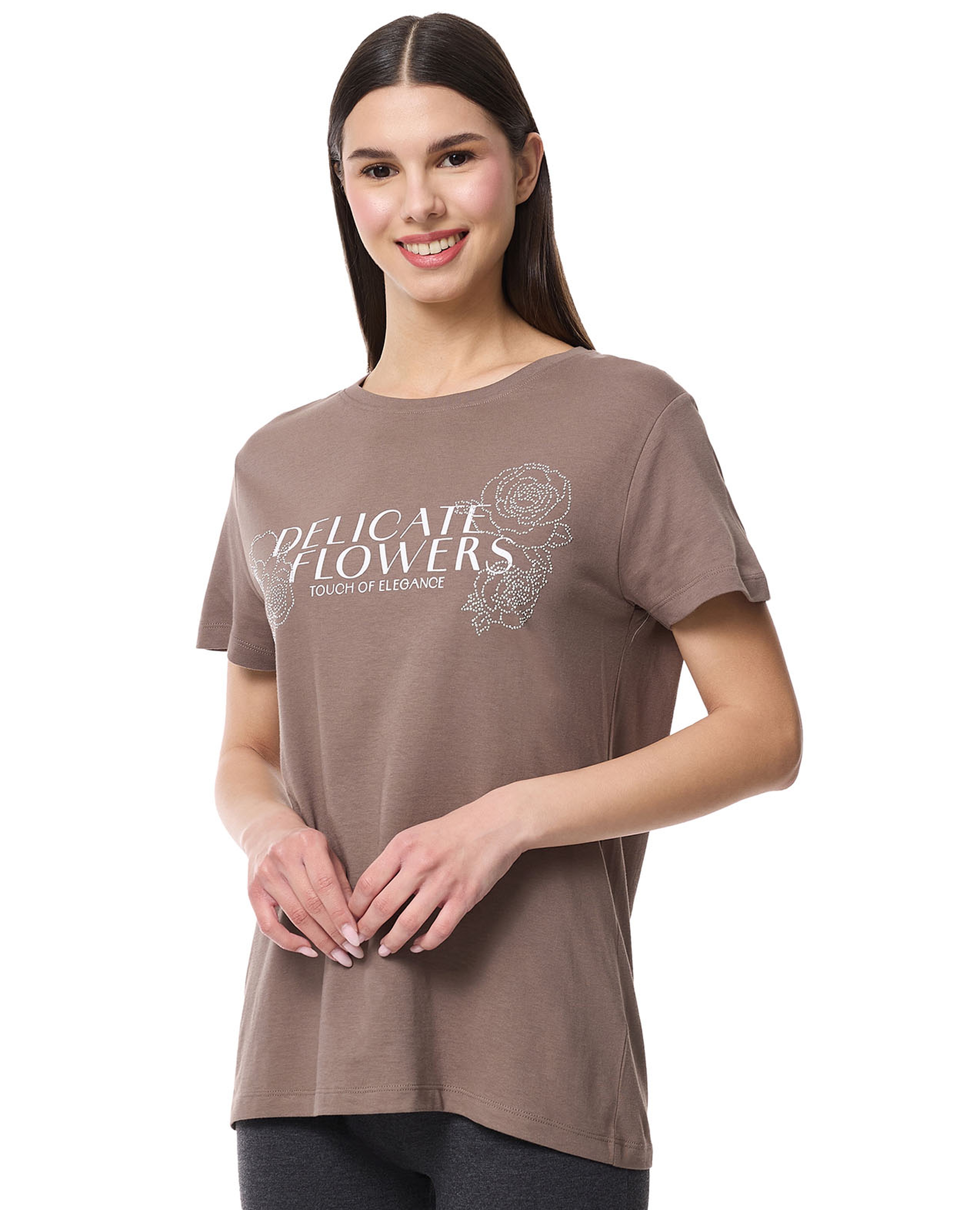 تيشيرت بأكمام قصيرة ورقبة مستديرة بطبعة