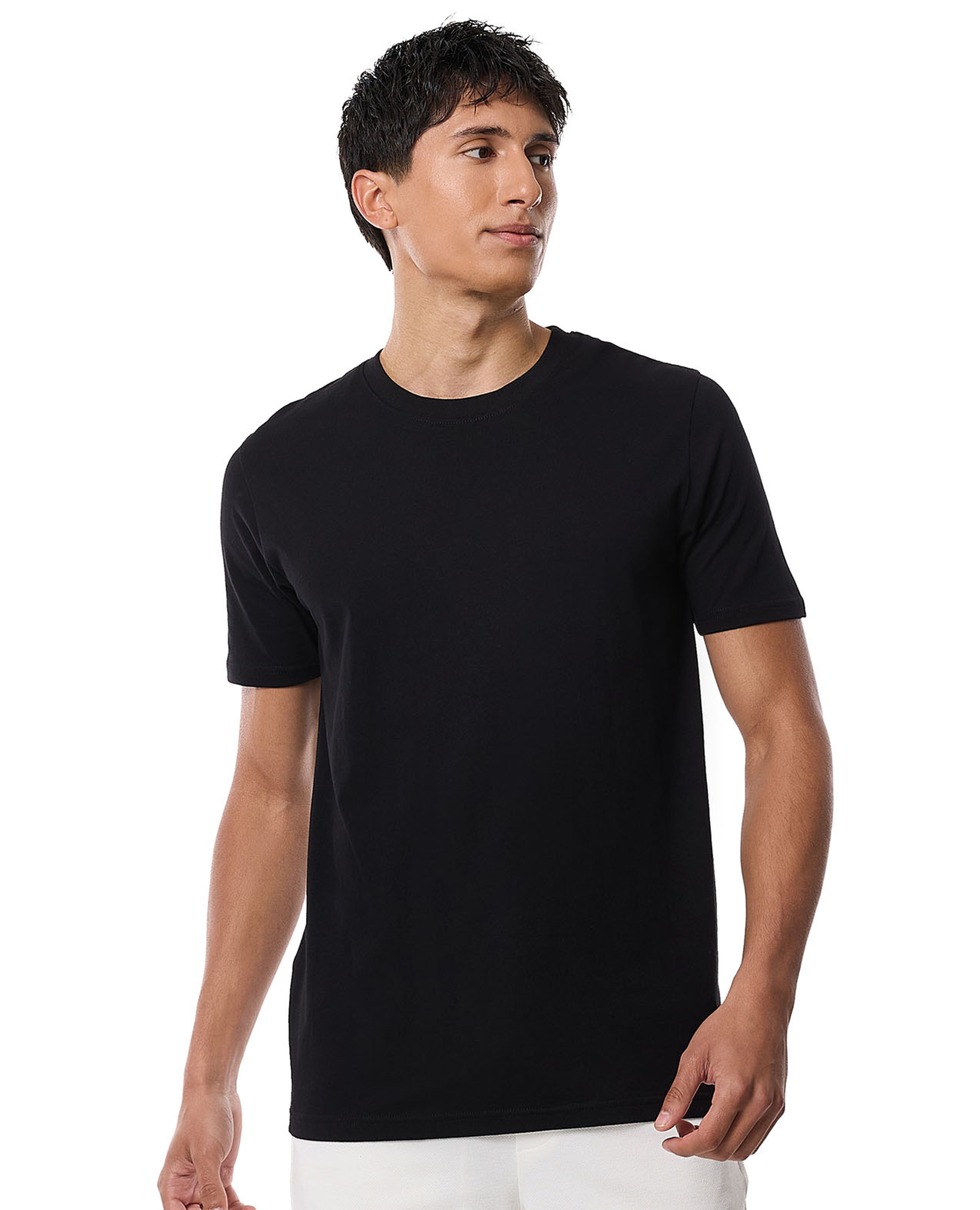 تيشيرت سادة برقبة مستديرة وأكمام قصيرة