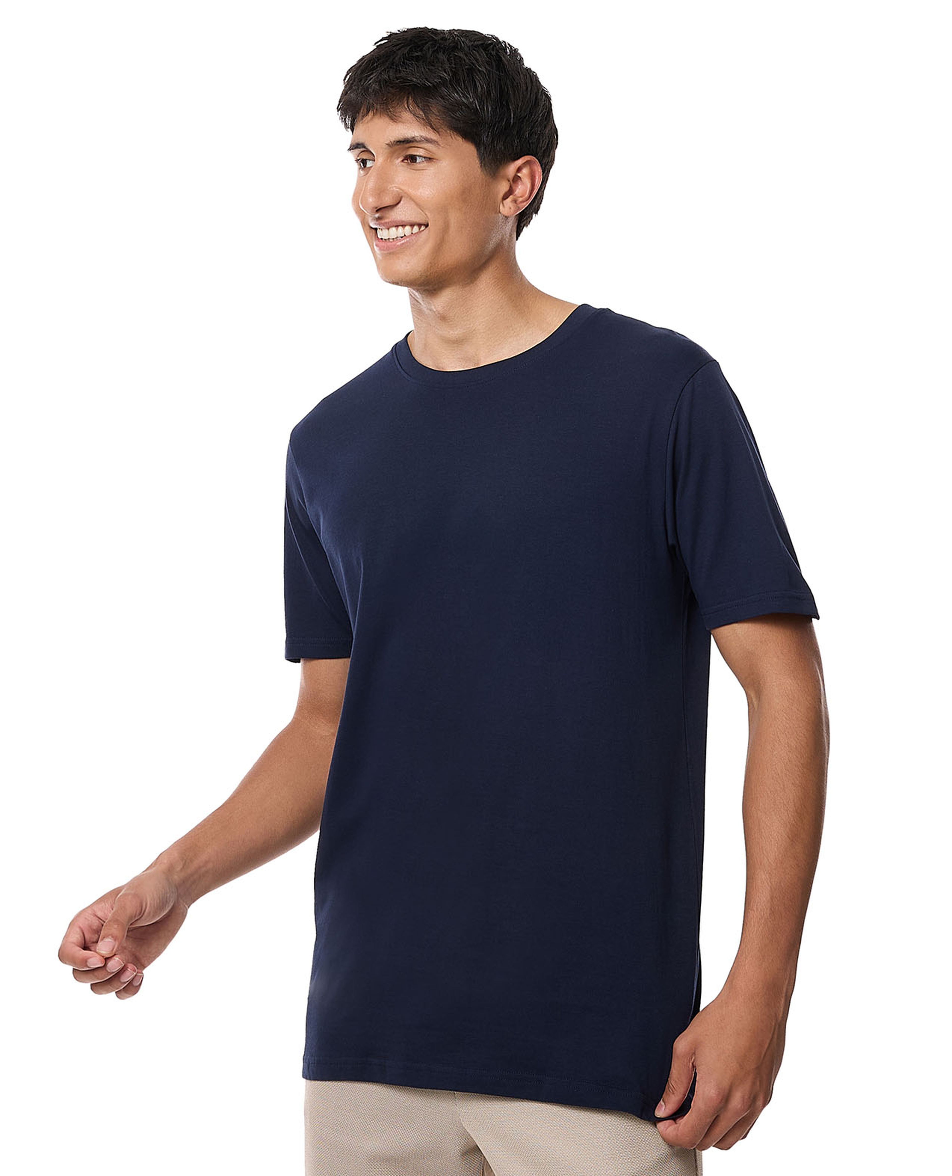 تيشيرت سادة برقبة مستديرة وأكمام قصيرة