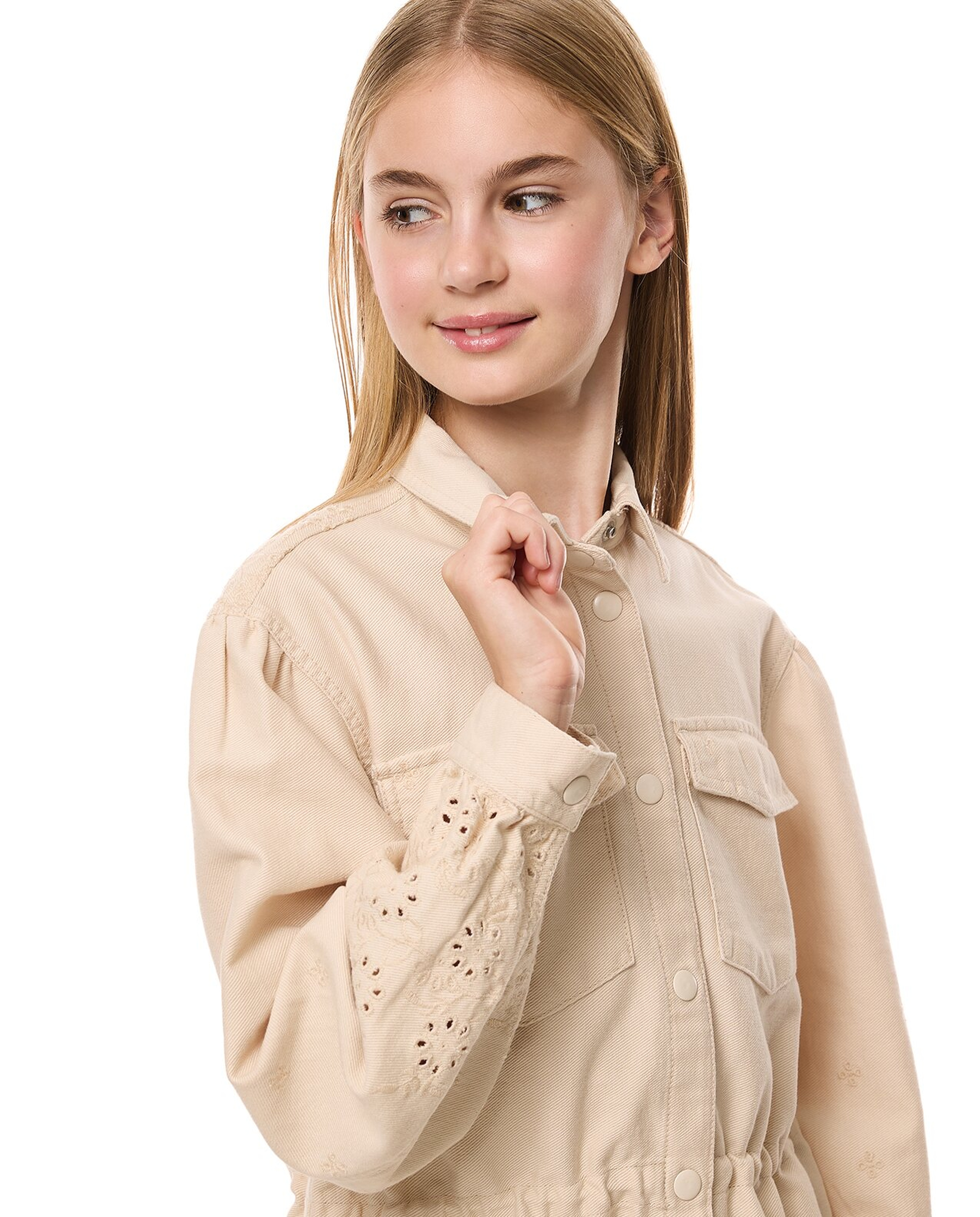 Pocket Detail Denim Jacket with Classic Collar and Long Sleeves