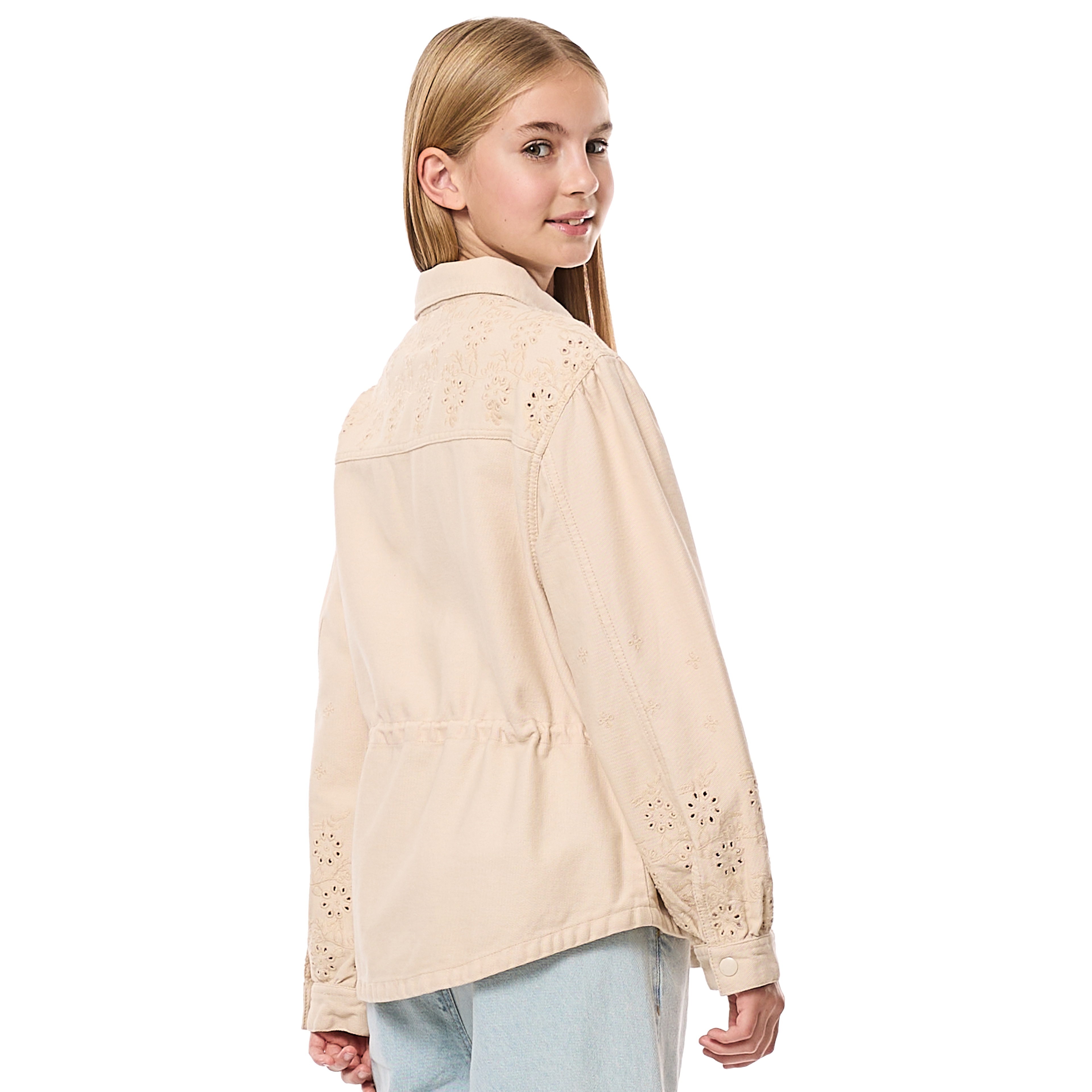 Pocket Detail Denim Jacket with Classic Collar and Long Sleeves