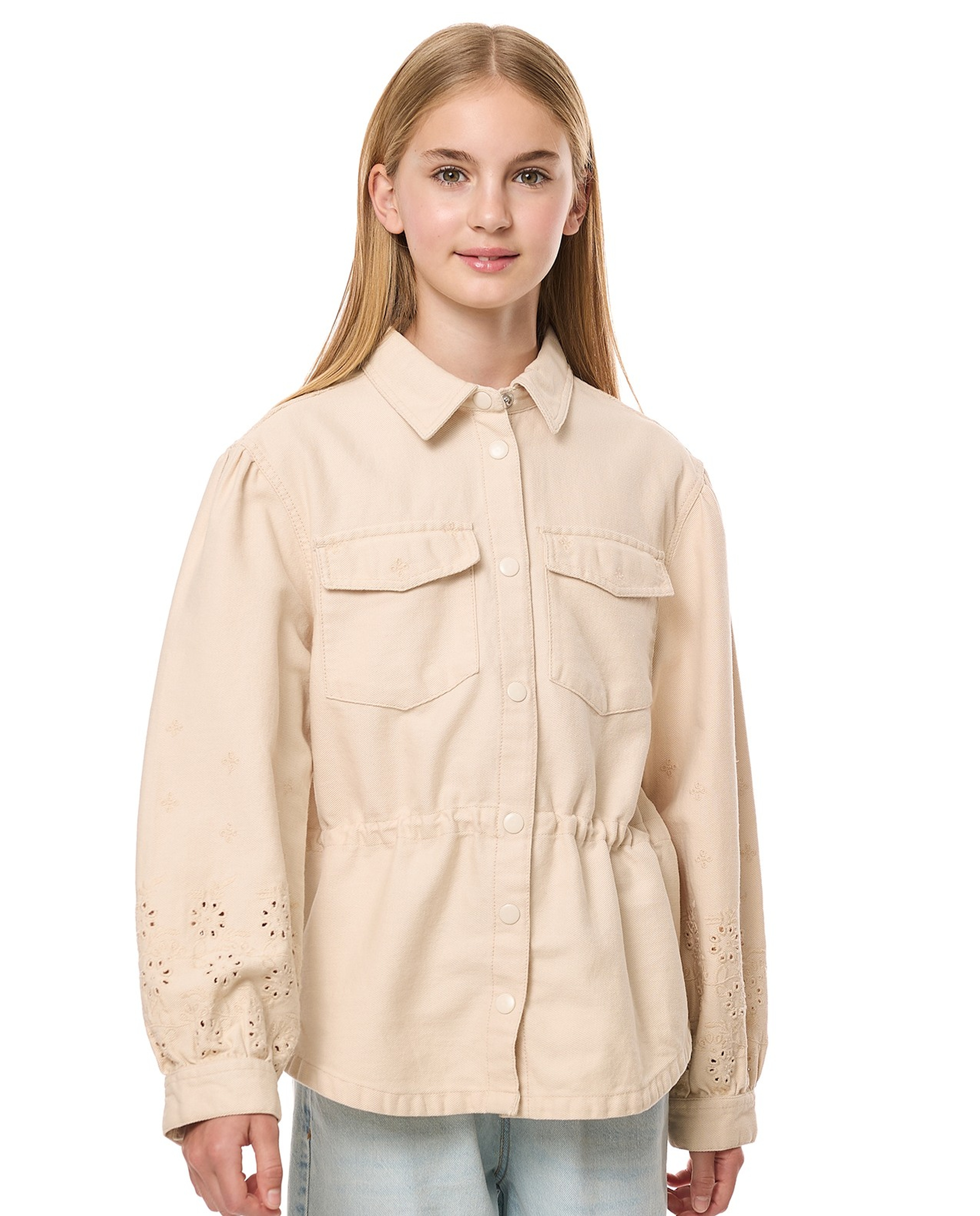 Pocket Detail Denim Jacket with Classic Collar and Long Sleeves