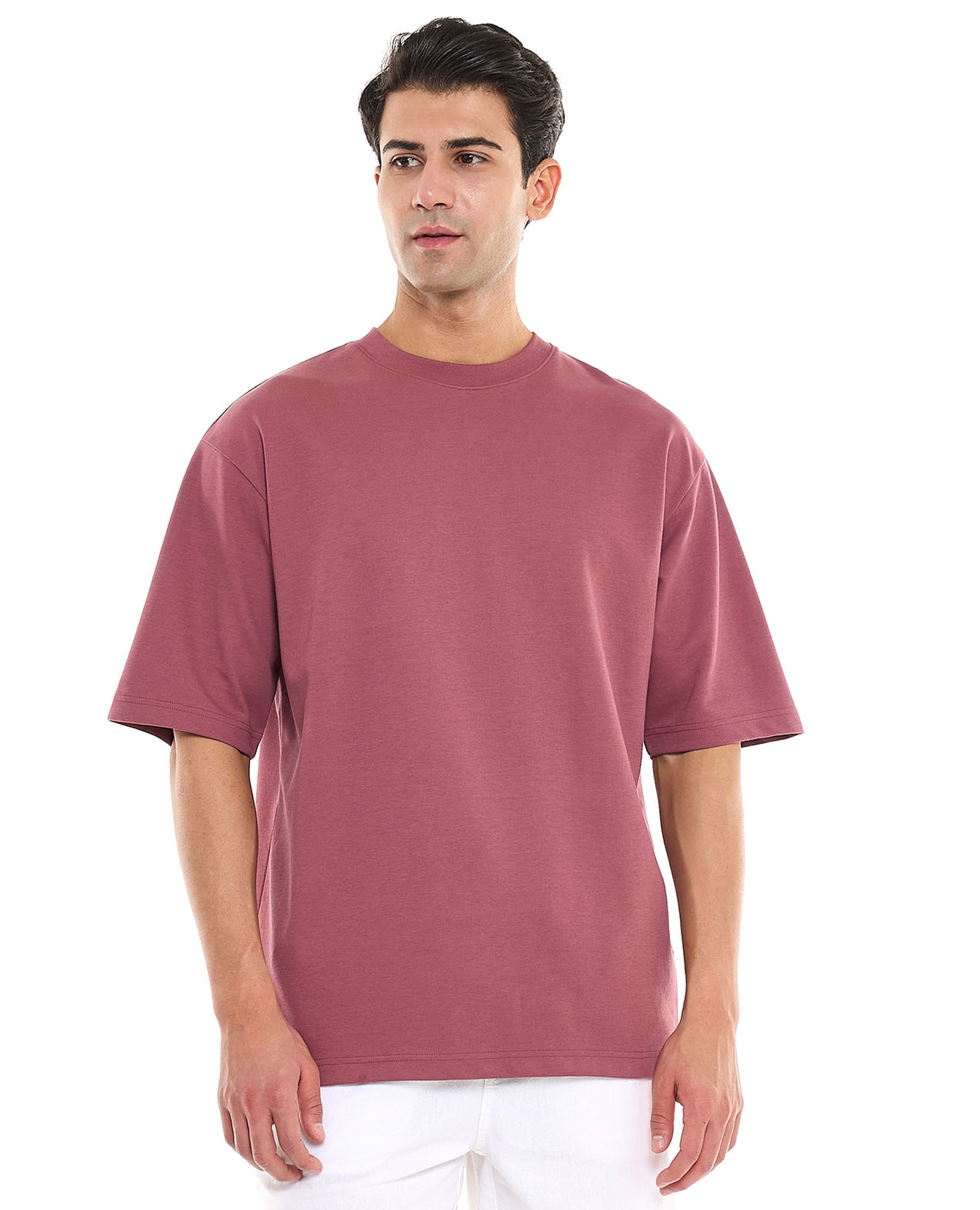 تيشيرت سادة برقبة دائرية وأكمام قصيرة