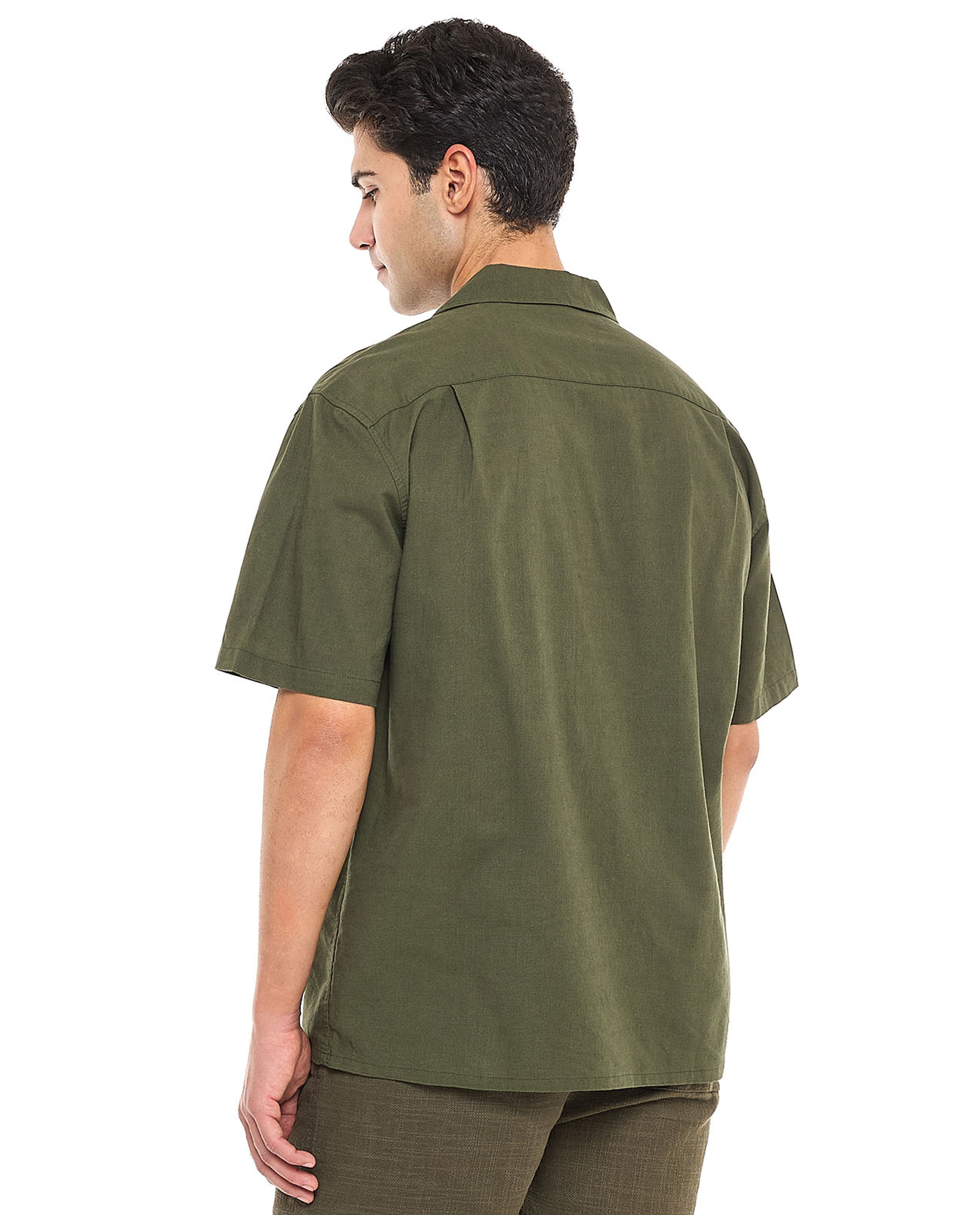 Solid Shirt With Spread Collar and Short Sleeves