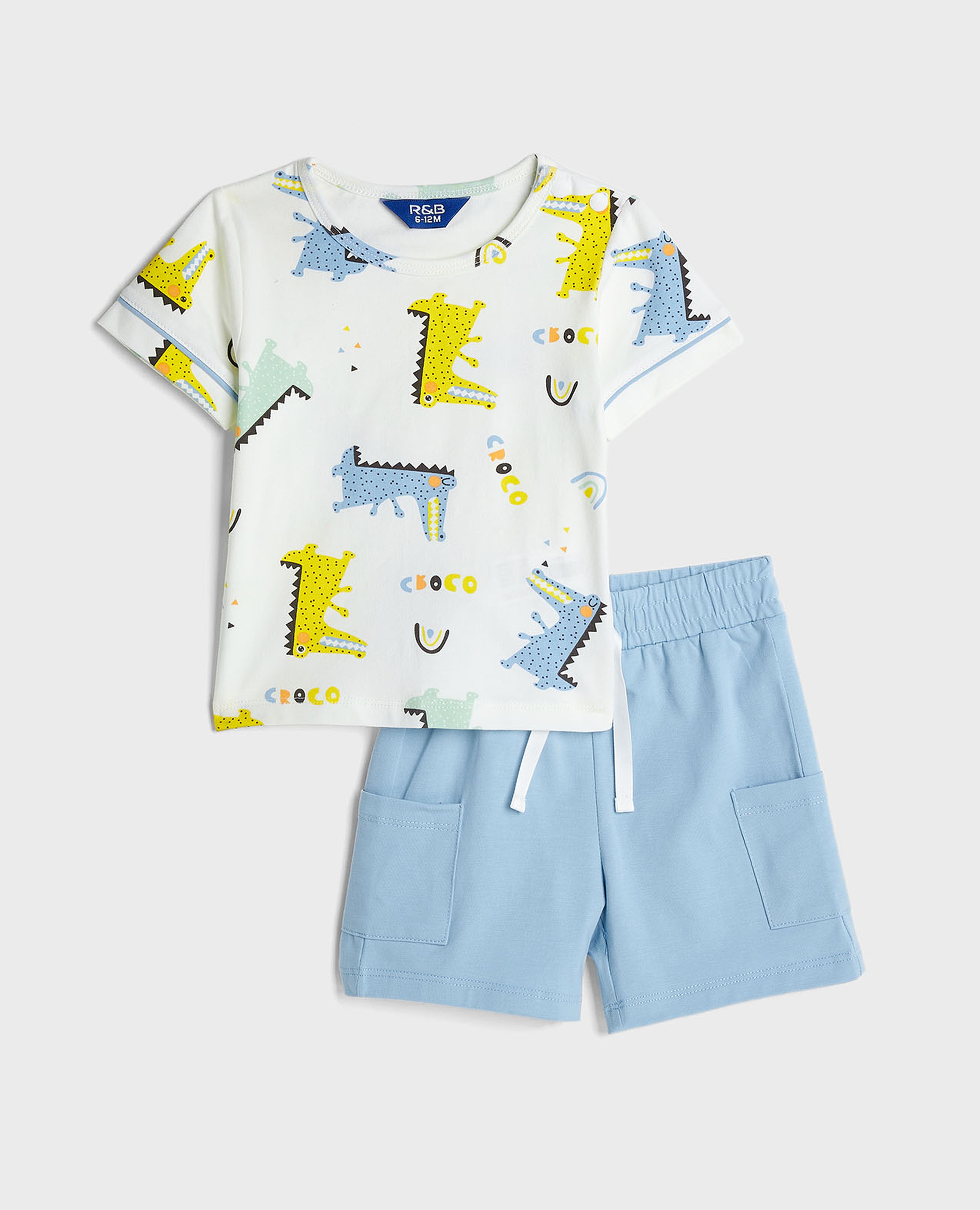 طقم تيشيرت بطبعة مع شورت سادة