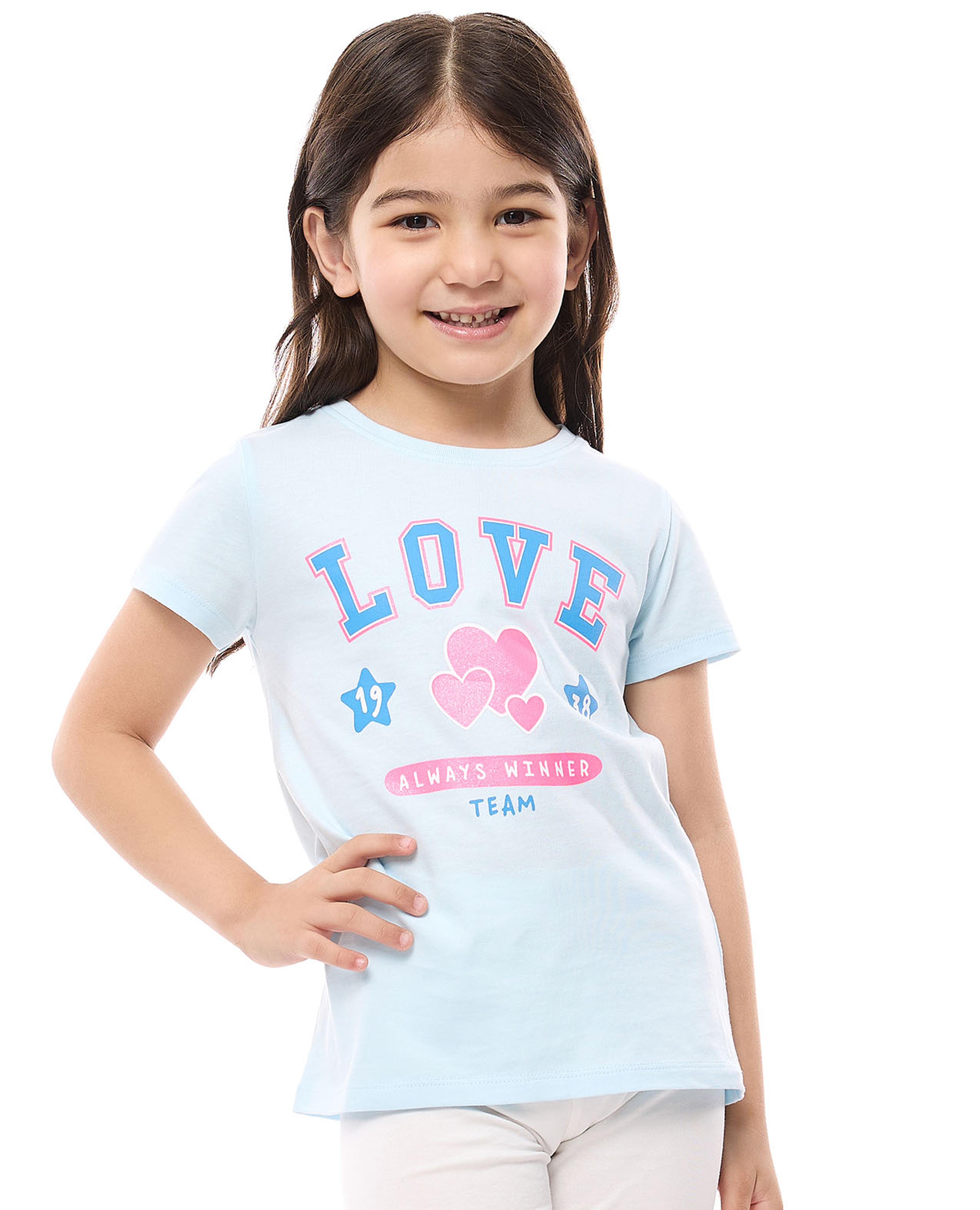 تيشيرت بياقة مستديرة وأكمام قصيرة وطبعة