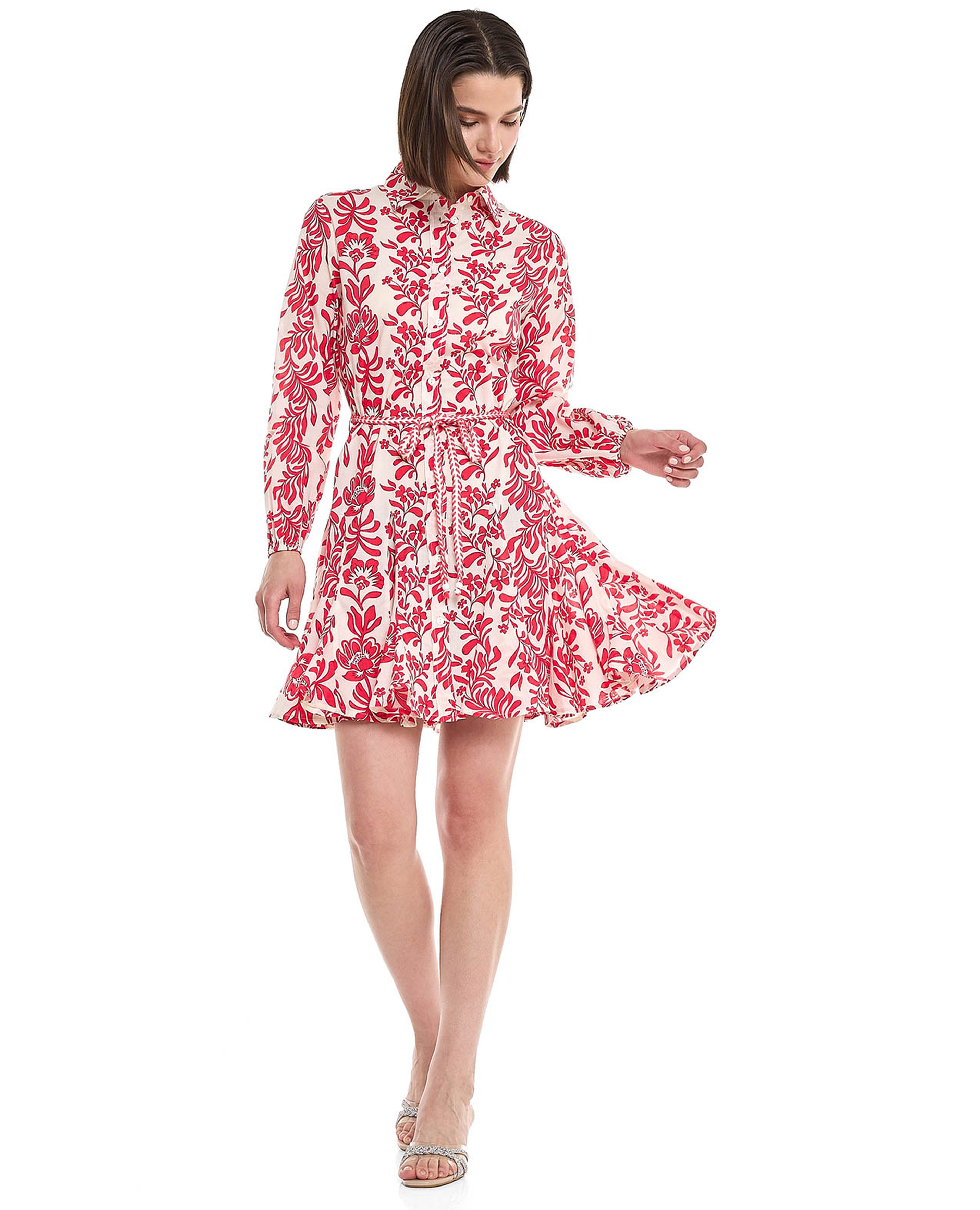 فستان قميص بطبعة وياقة كلاسيكية وأكمام طويلة