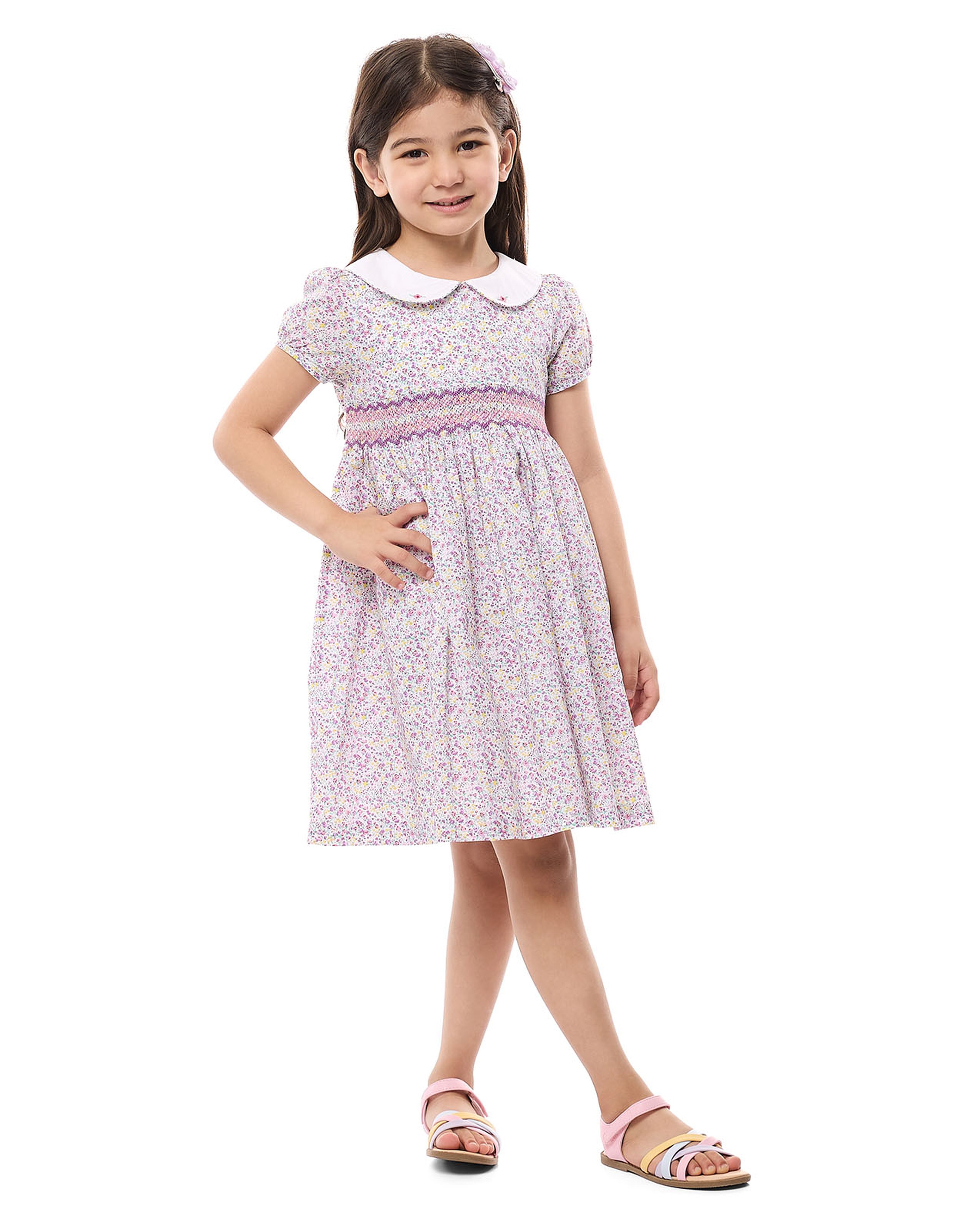 فستان ميني بطبعة بياقة بيتر بان وأكمام قصيرة