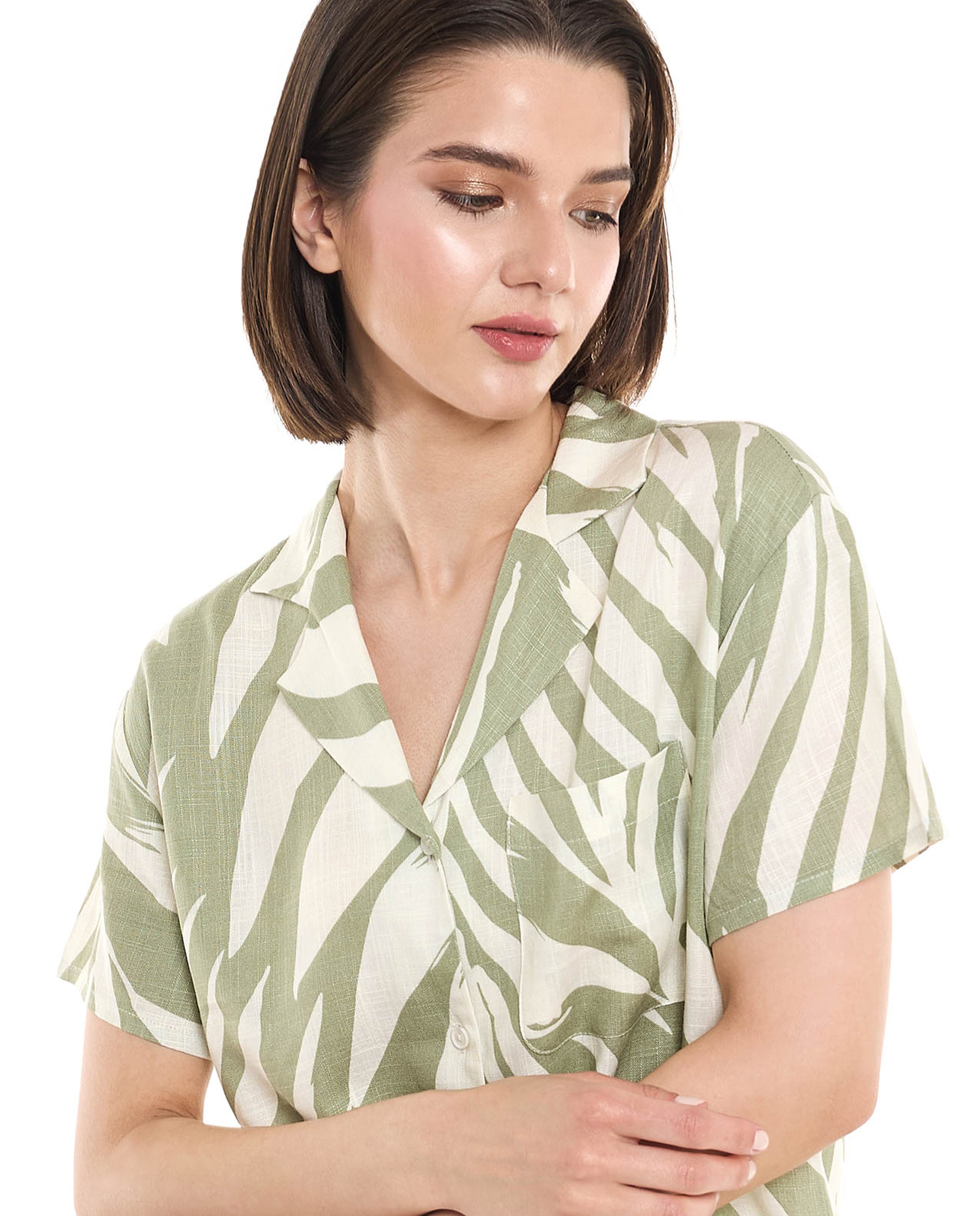 Patterned Shirt with Revere Collar and Short Sleeves