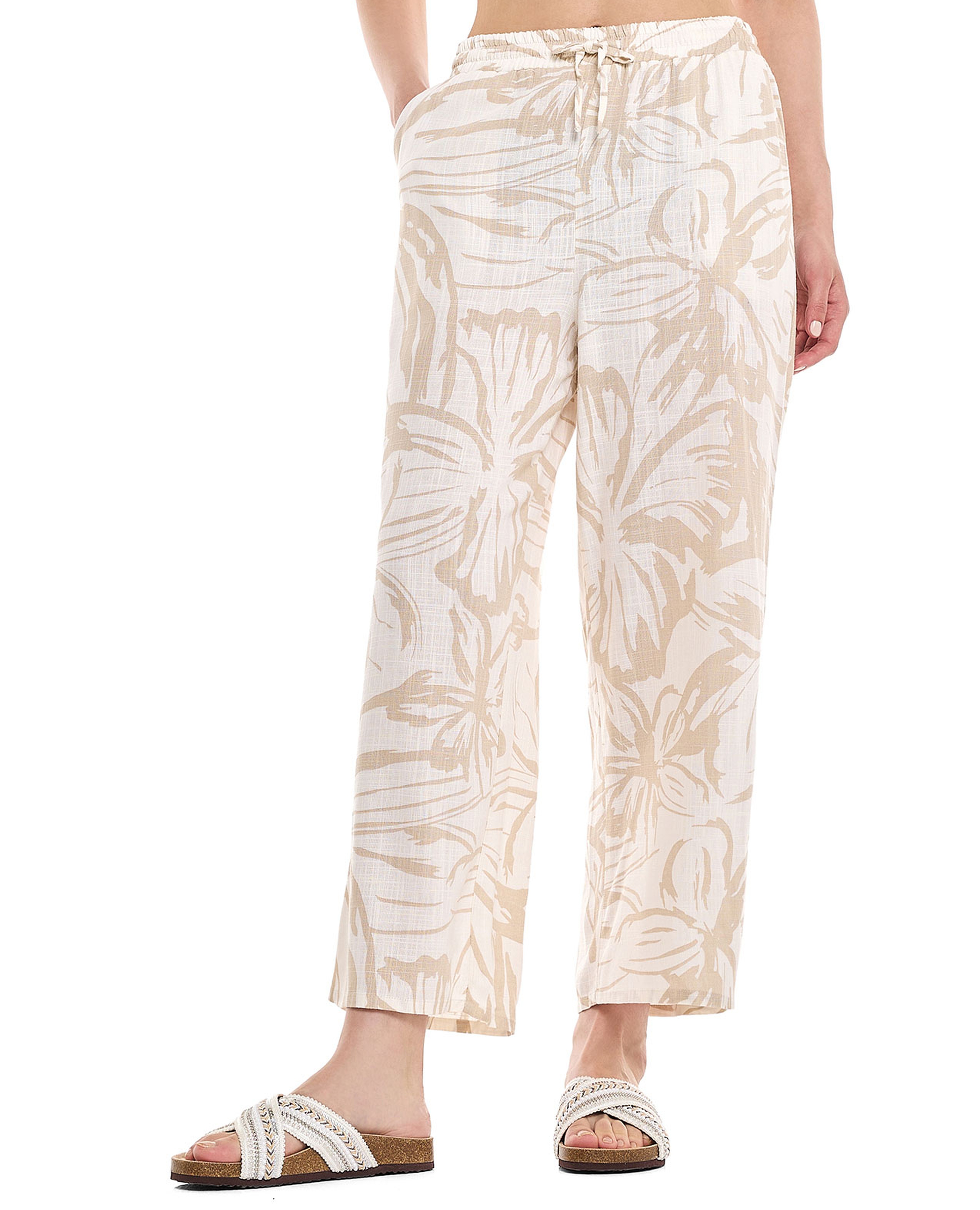 بنطال واسع بطبعة ورباط على الخصر