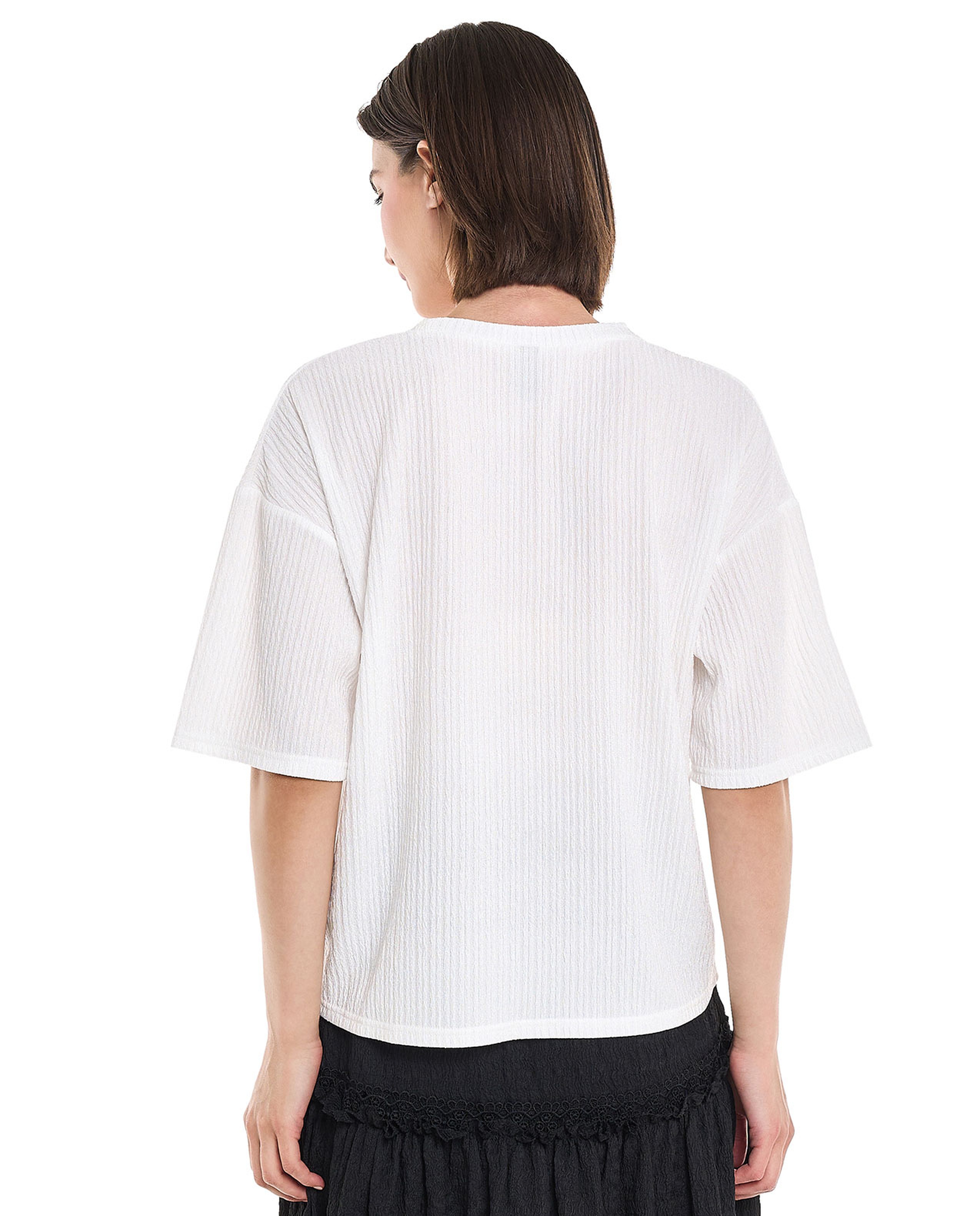 Textured Top with Crew Neck and Short Sleeves