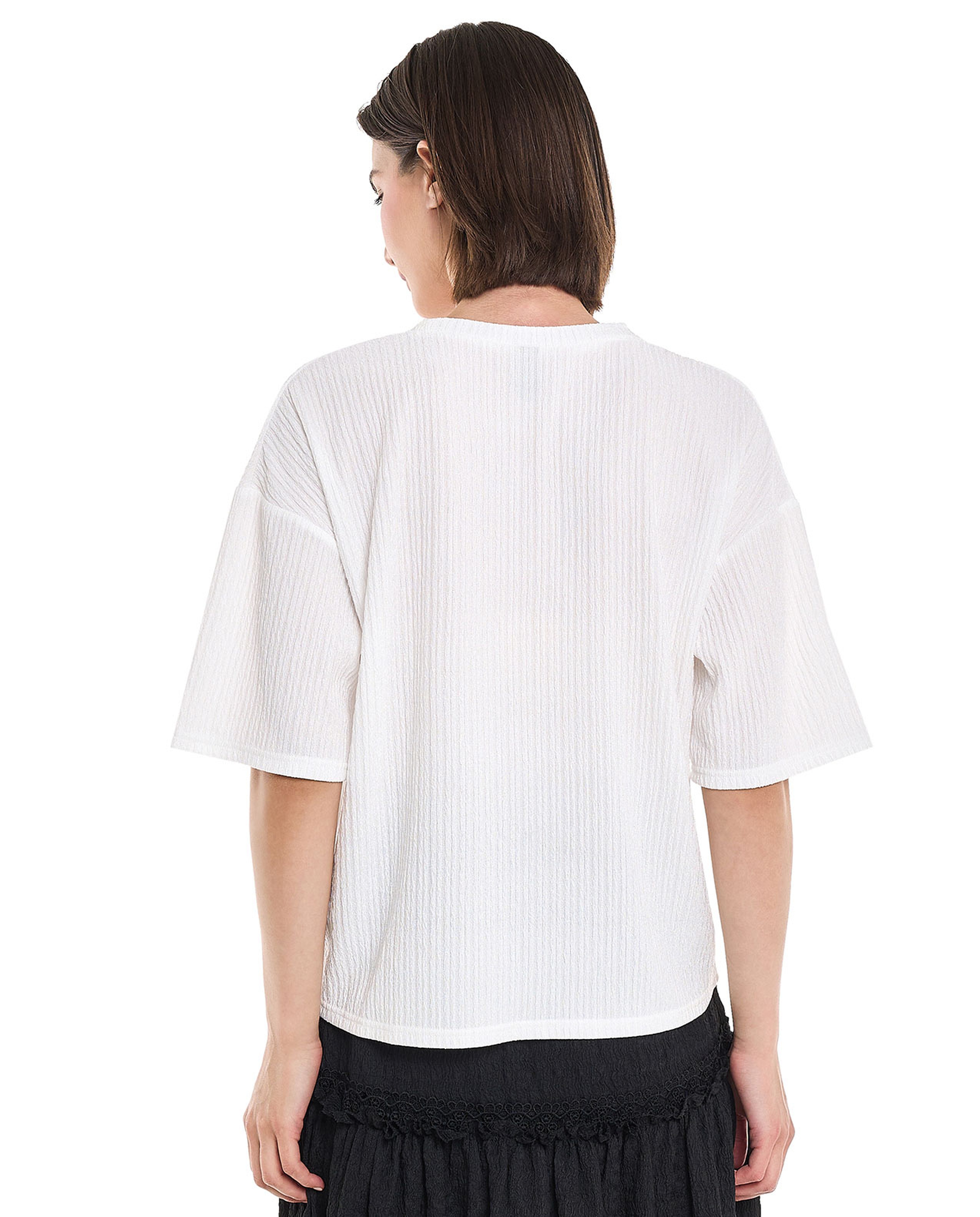 Textured Top with Crew Neck and Short Sleeves