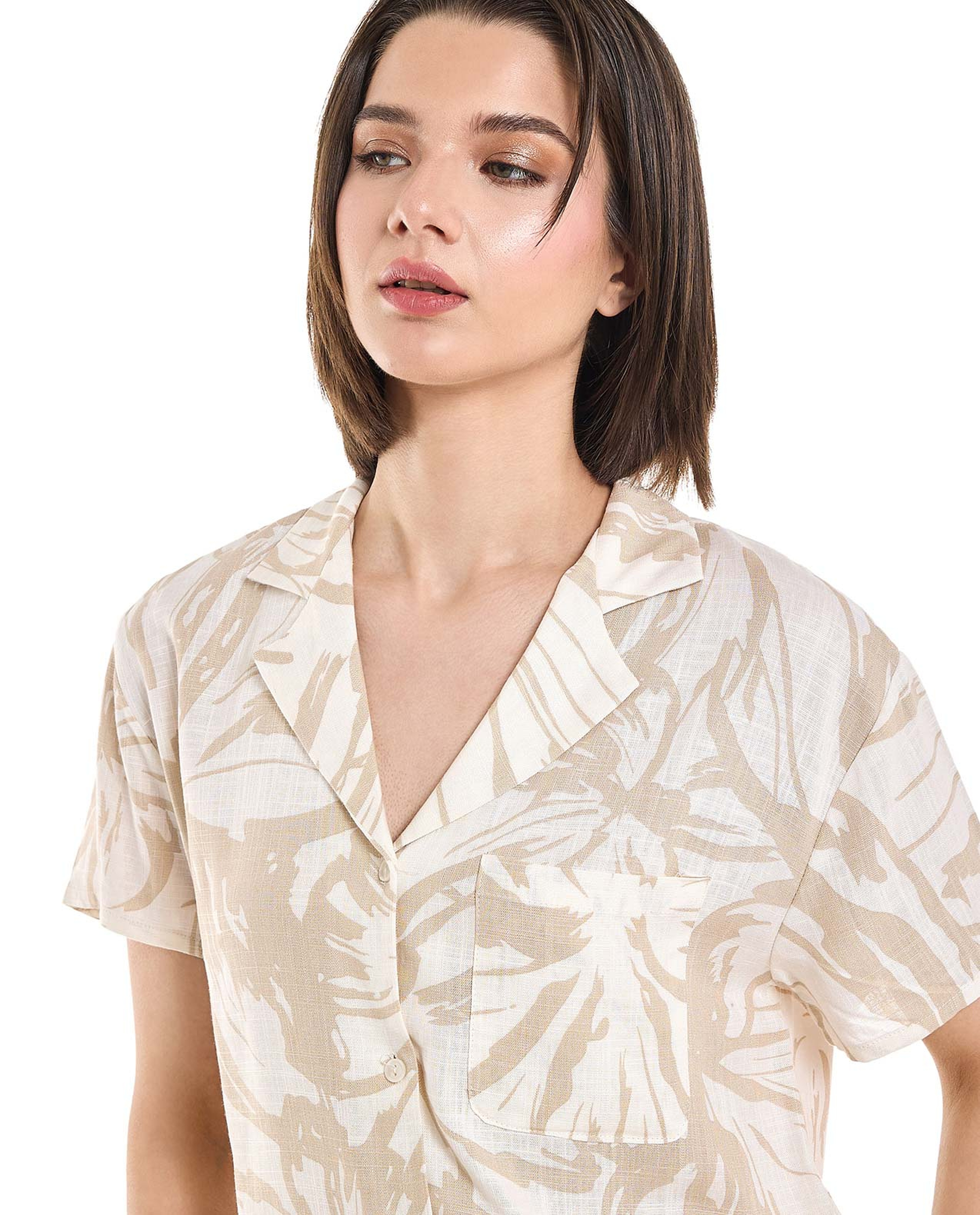 Patterned Shirt with Revere Collar and Short Sleeves