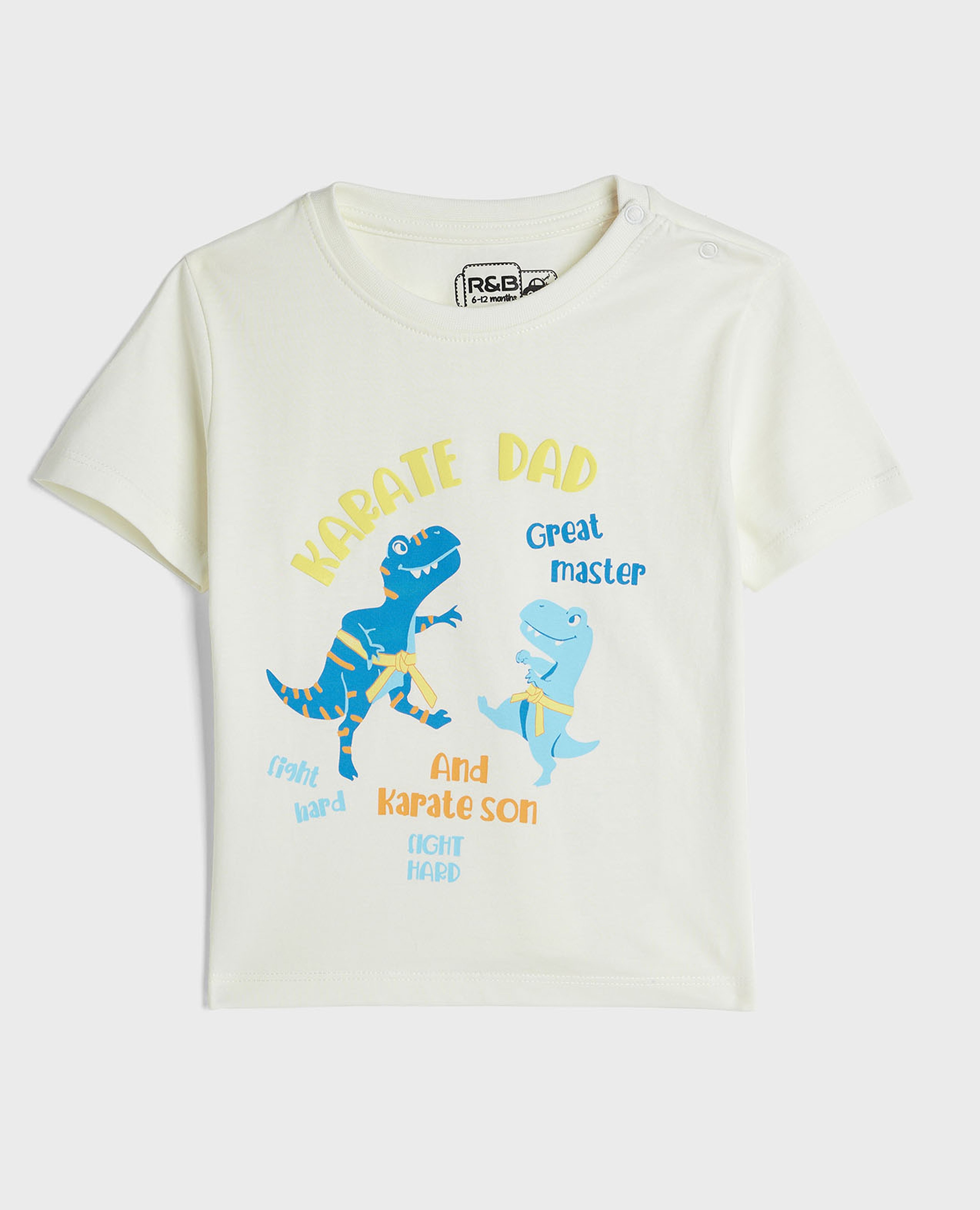 تيشيرت بياقة مستديرة وأكمام قصيرة وطبعة