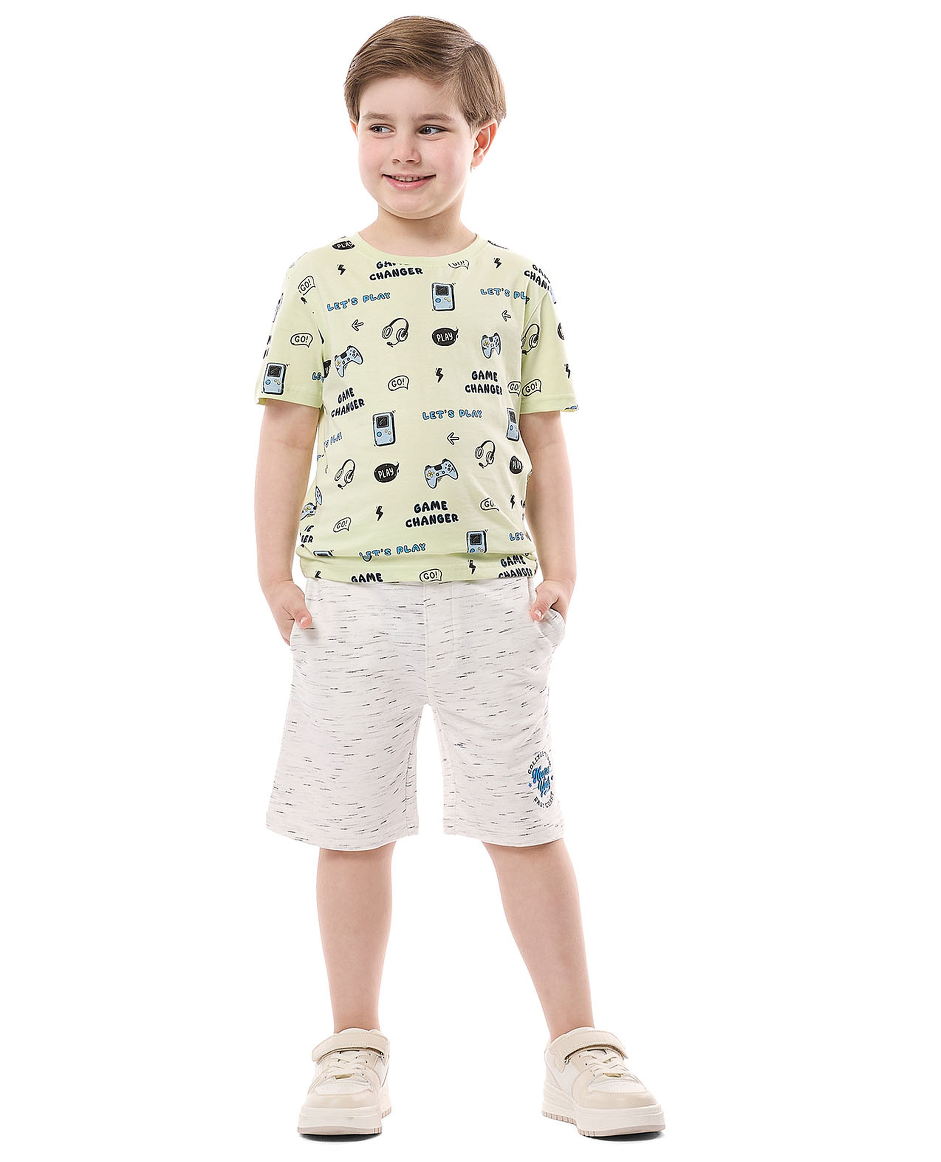 شورت بطبعة ورباط على الخصر