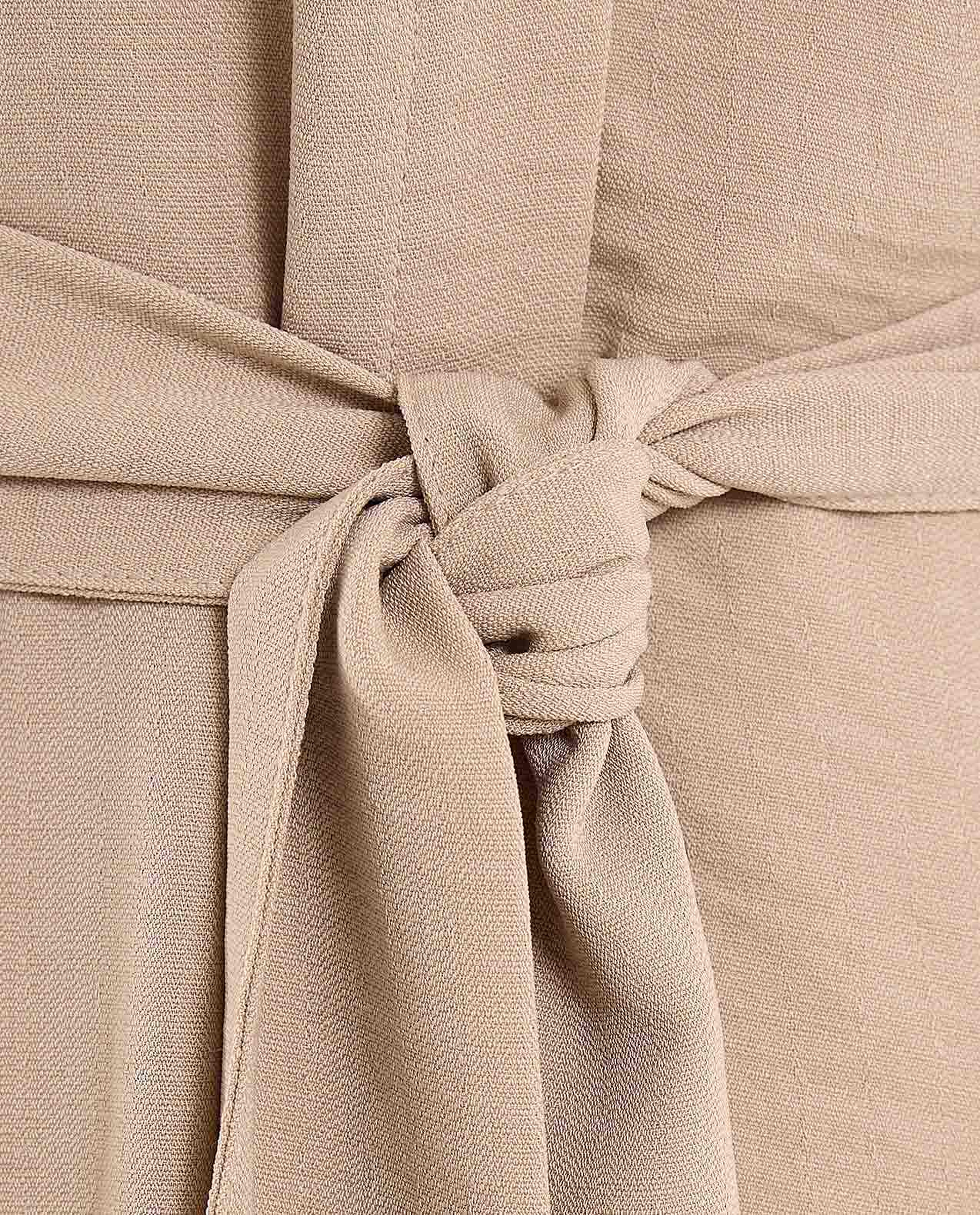 Belted Shirt Dress with Classic Collar and Short Sleeves