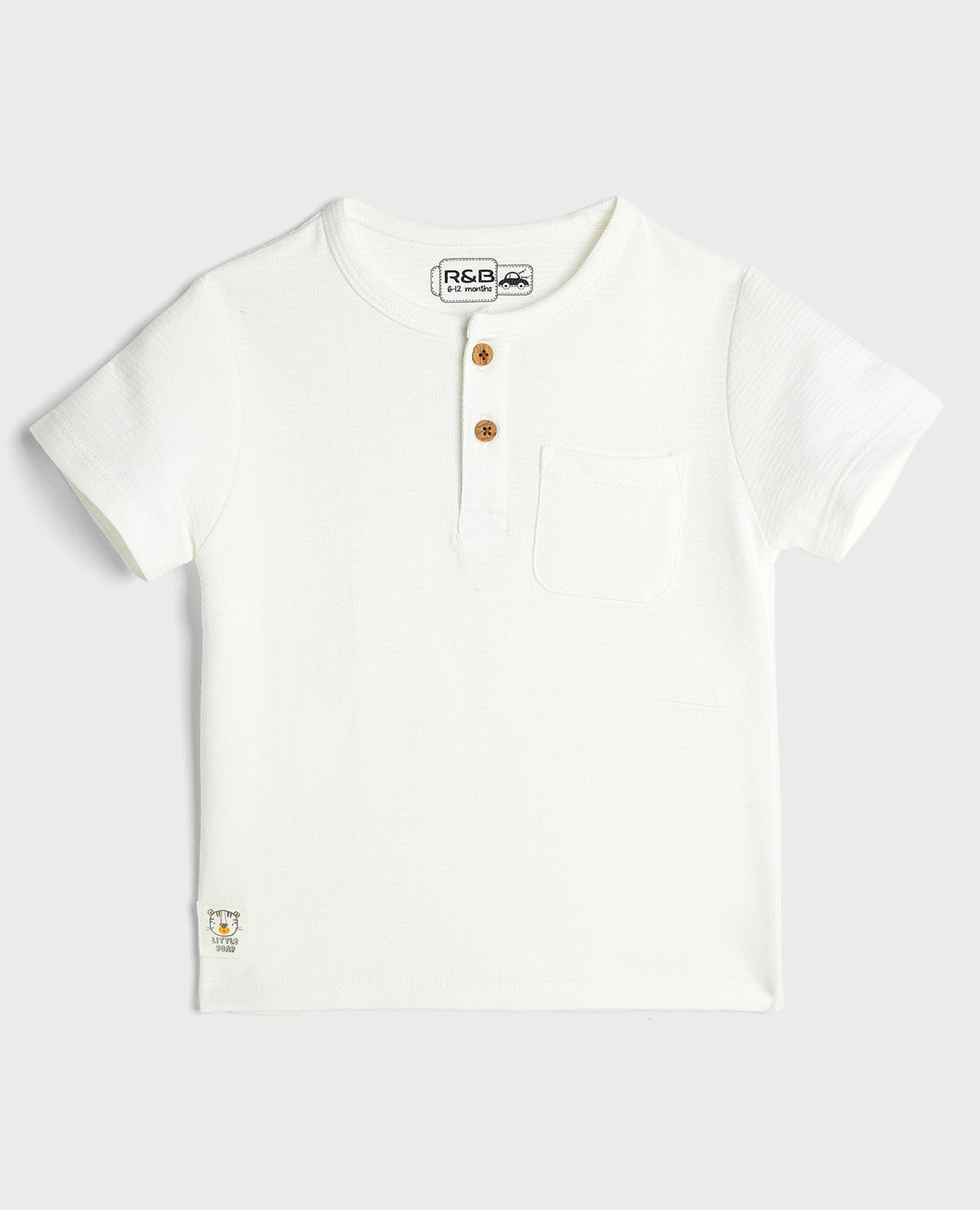 تيشيرت بياقة هينلي وأكمام قصيرة