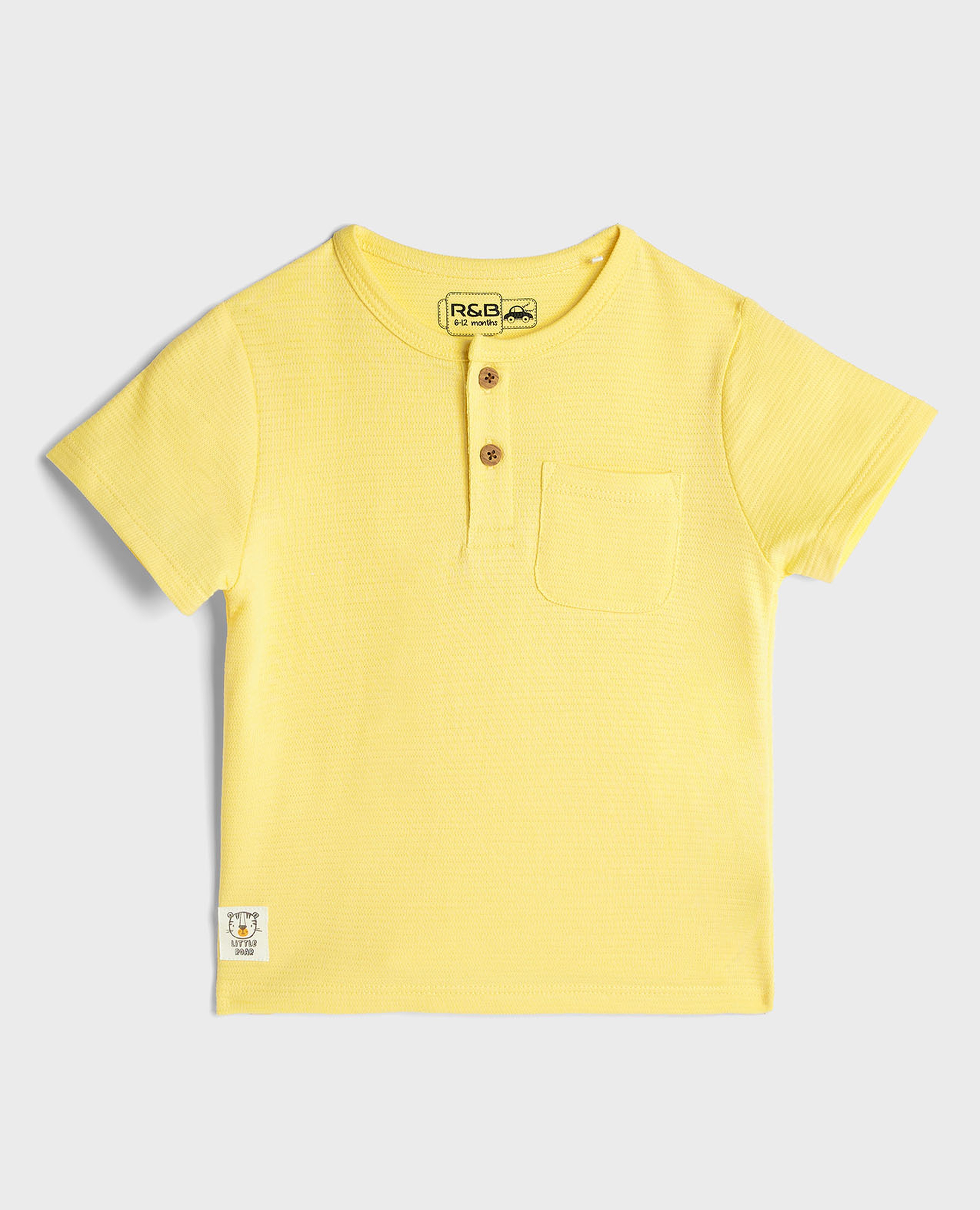 تيشيرت بياقة هينلي وأكمام قصيرة