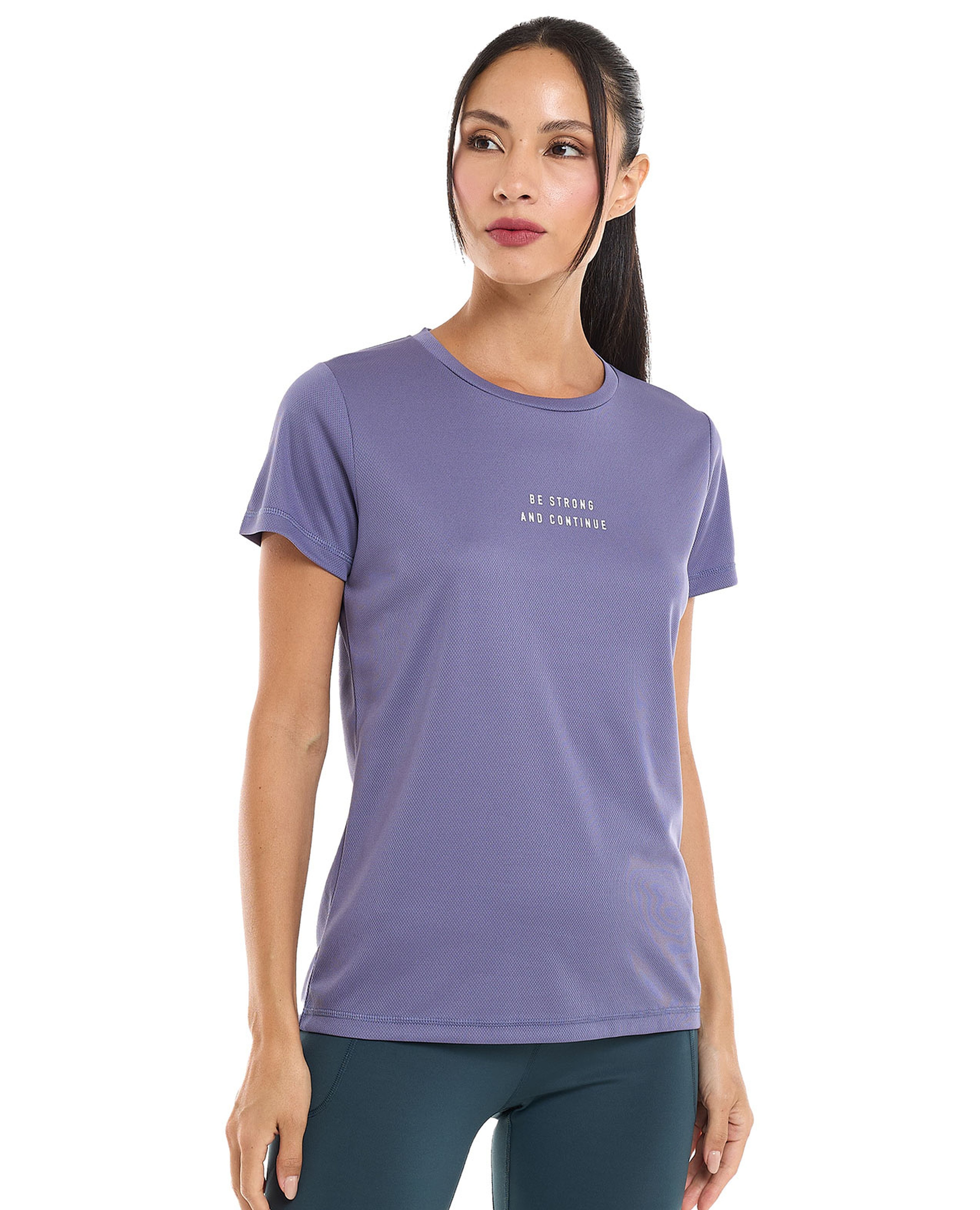 تيشيرت بطبعة بياقة مستديرة وأكمام قصيرة