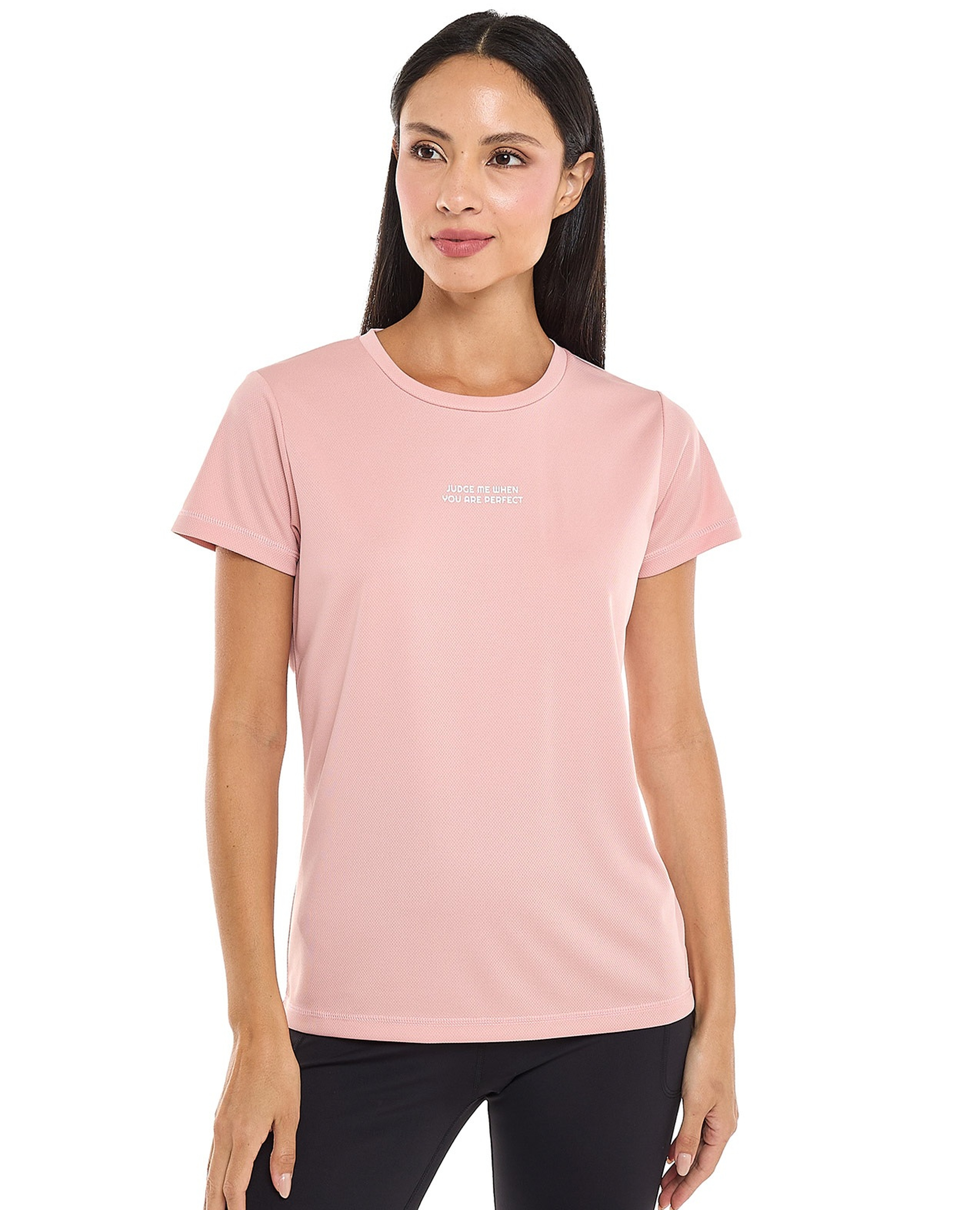 تيشيرت بطبعة بياقة مستديرة وأكمام قصيرة