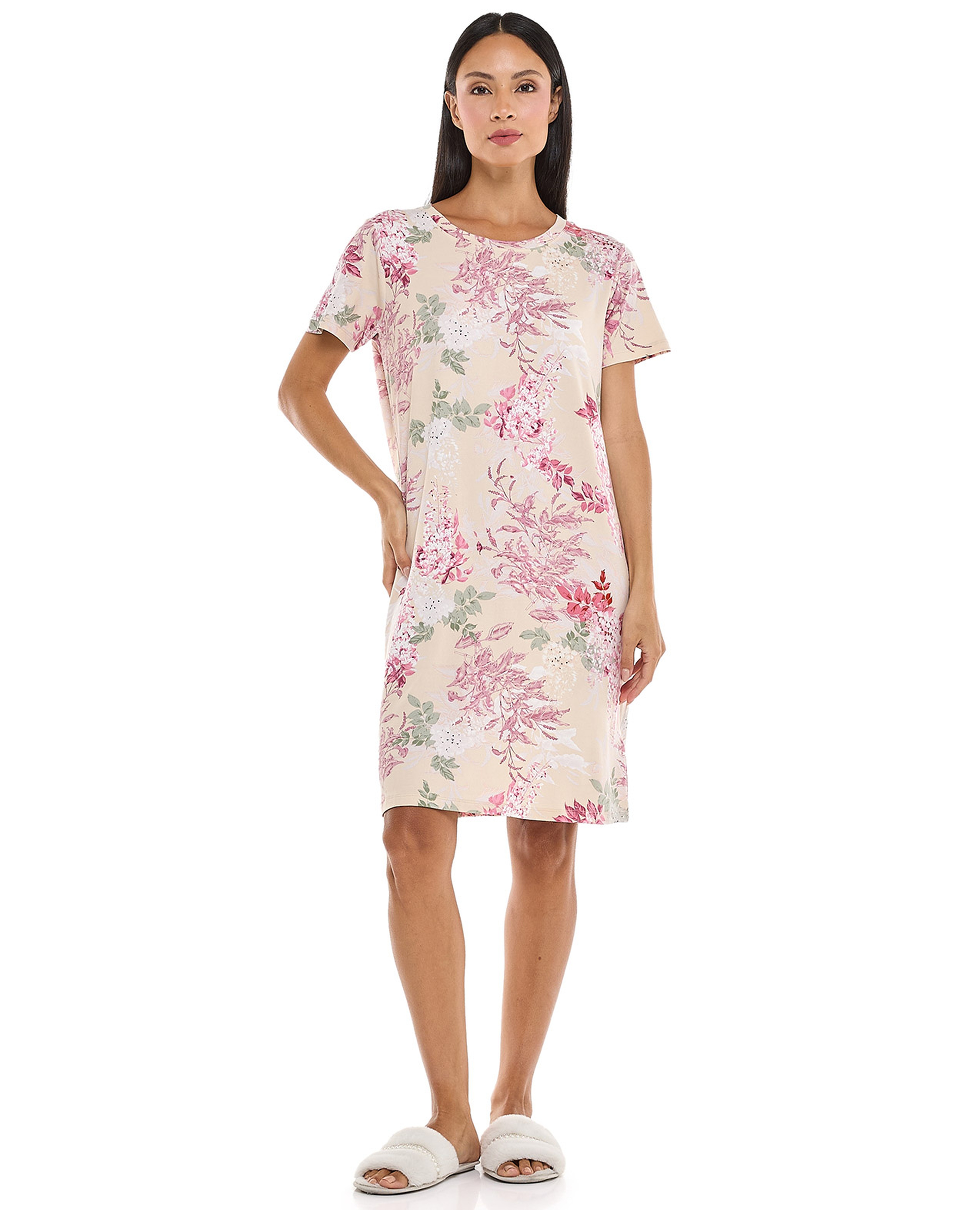 ثوب نوم بطبعة ورود بياقة مستديرة وأكمام قصيرة