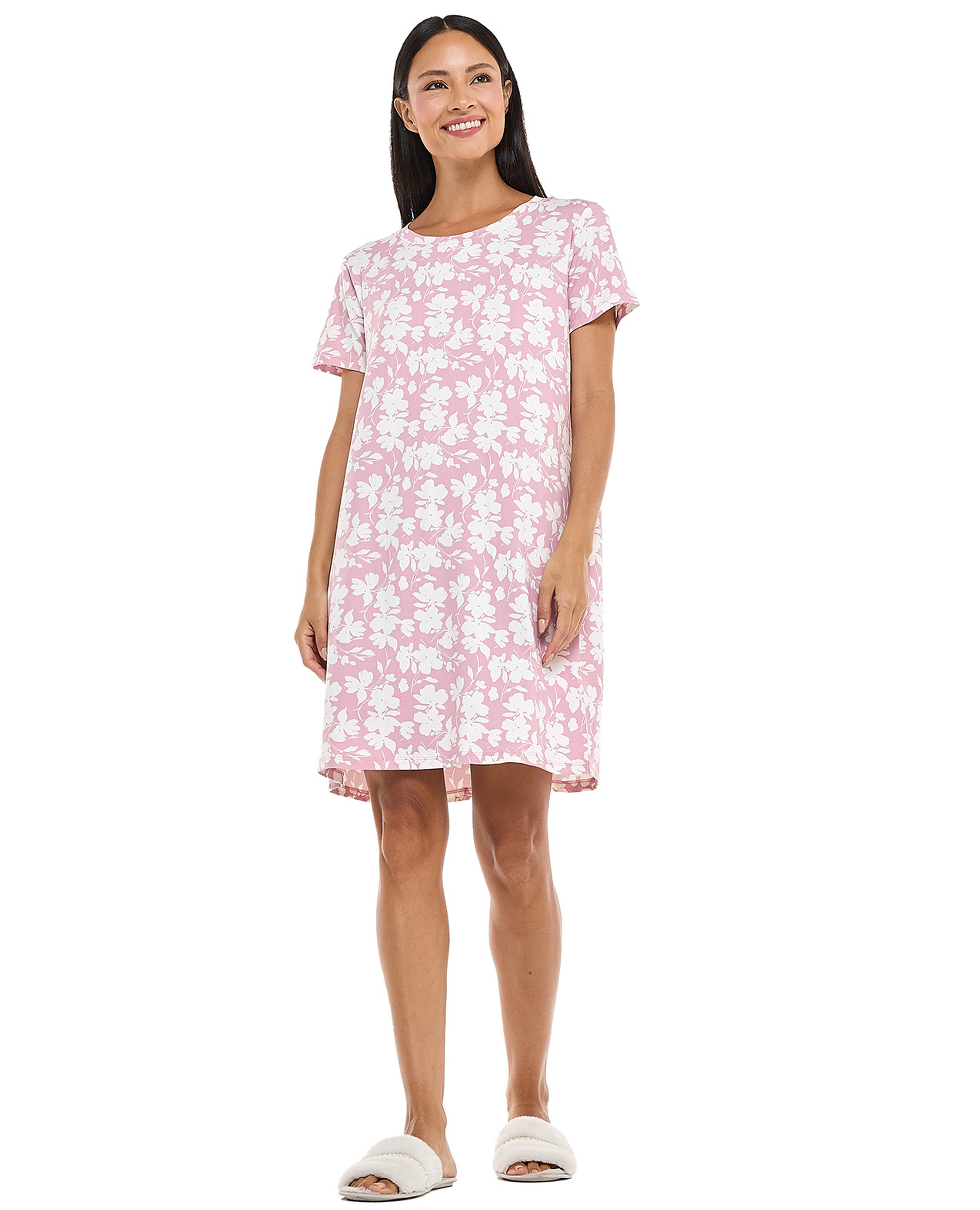 ثوب نوم بطبعة ورود بياقة مستديرة وأكمام قصيرة