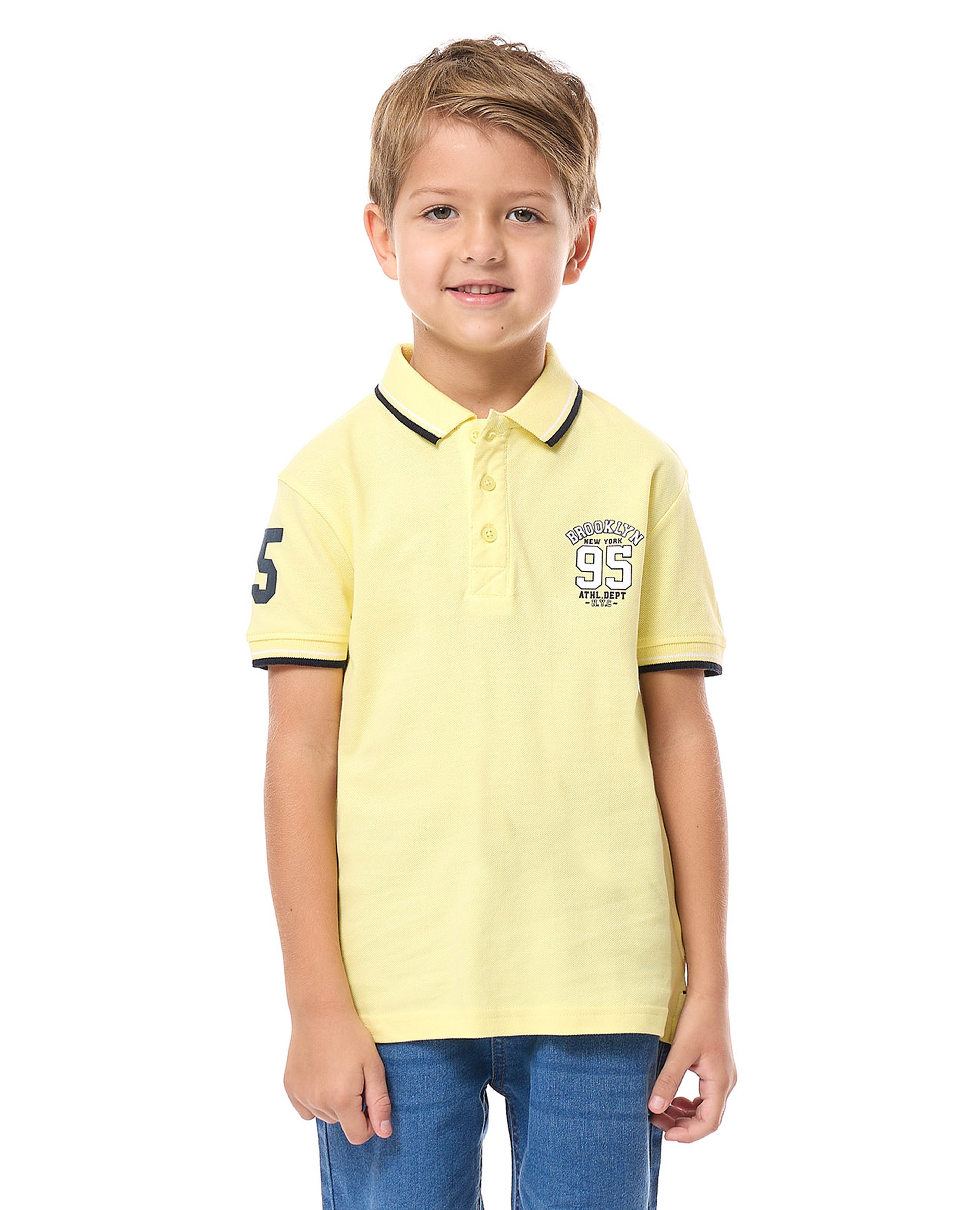 تيشيرت بولو بطبعة وأكمام قصيرة