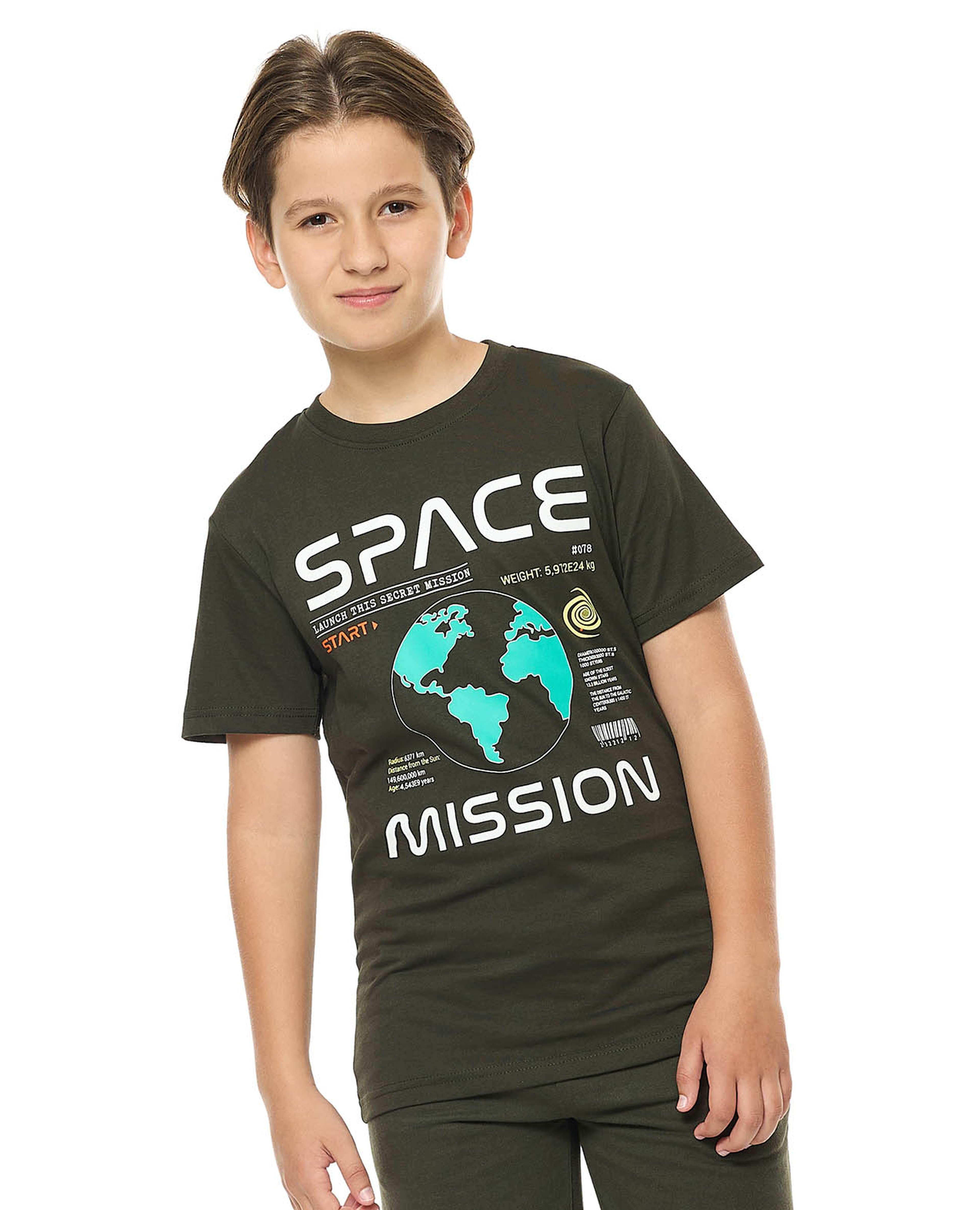 تيشيرت بطبعة بياقة مستديرة وأكمام قصيرة