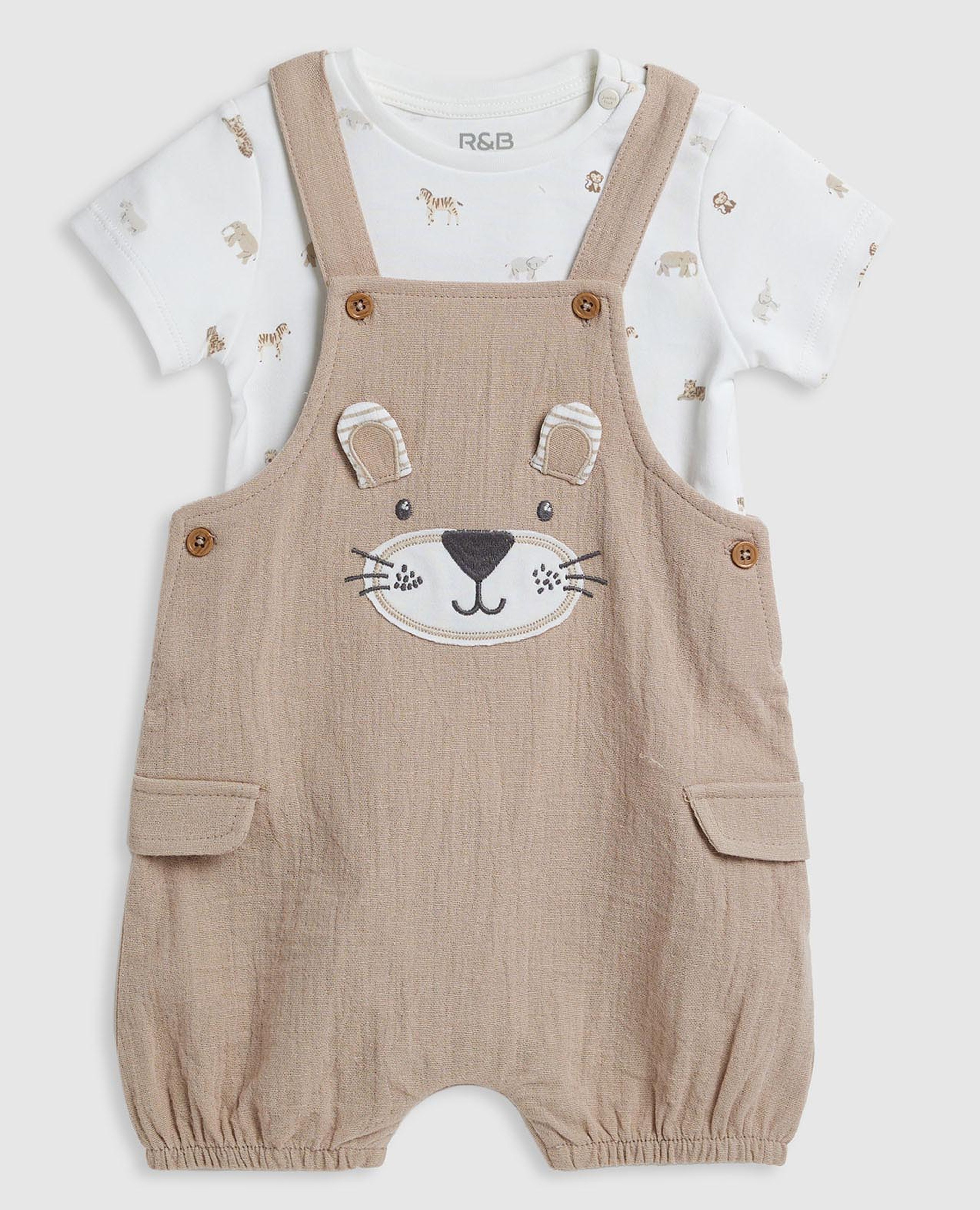 طقم تيشيرت وباديسوت بطبعة