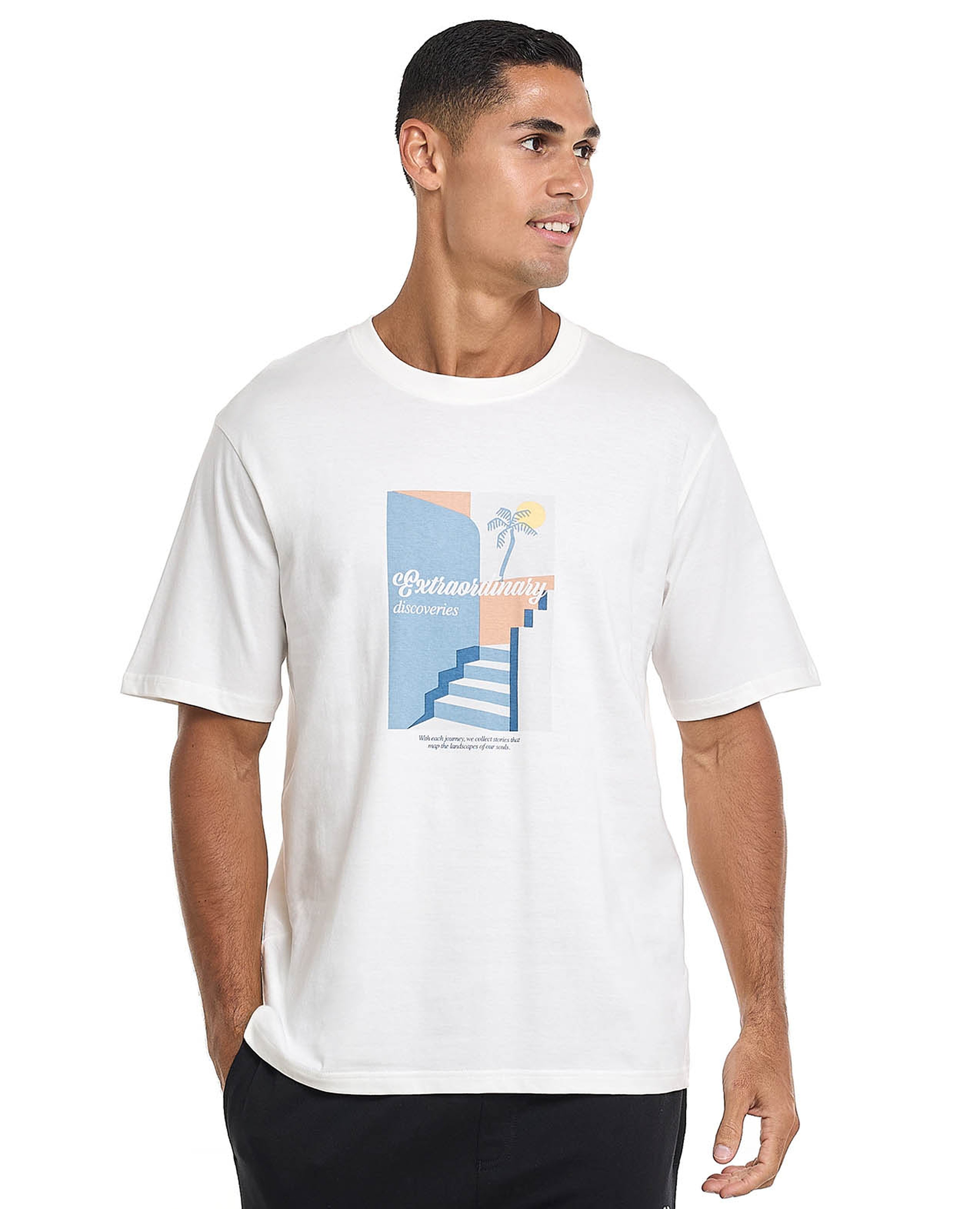 تيشيرت بطبعة بياقة مستديرة وأكمام قصيرة