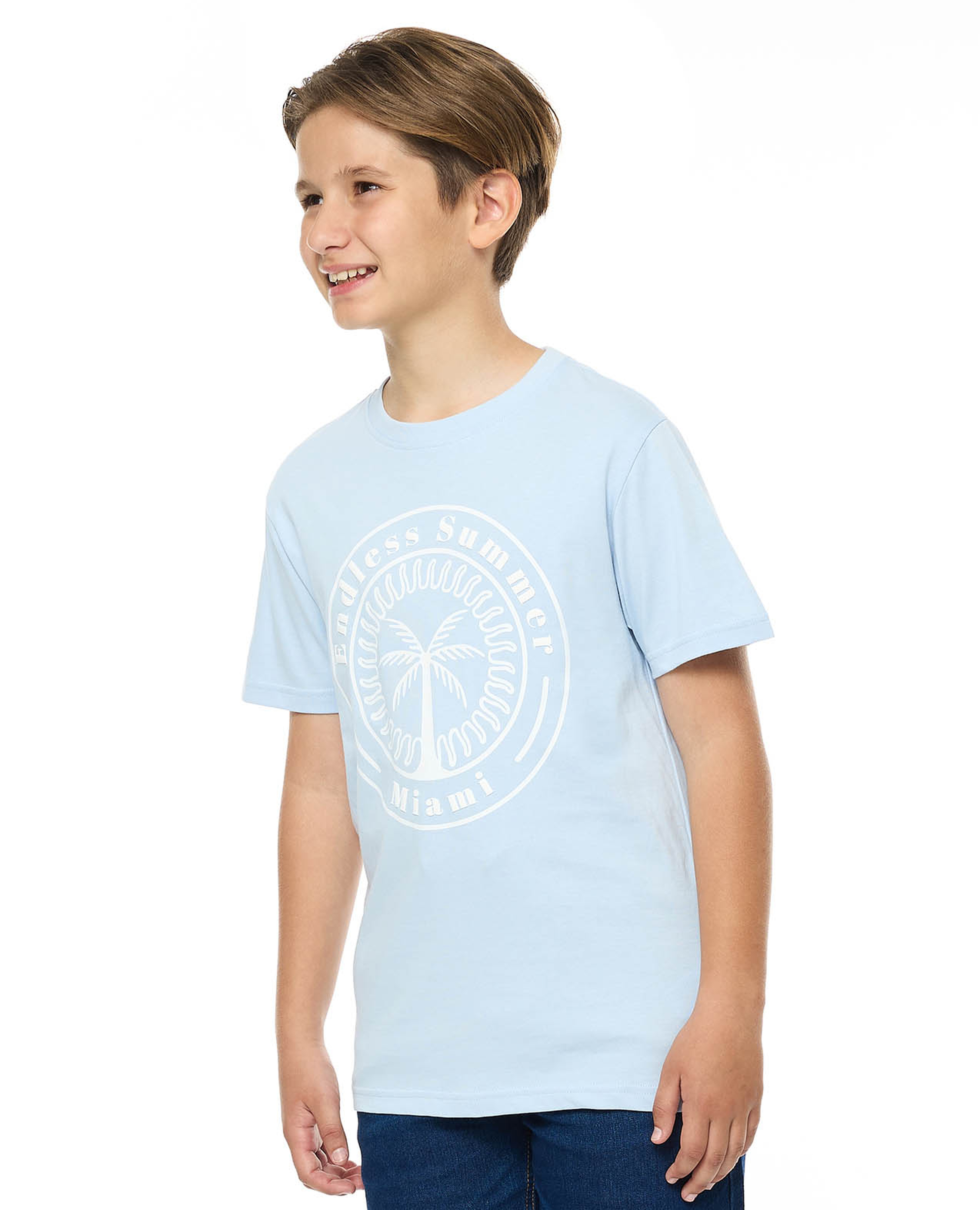 تيشيرت بطبعة بياقة مستديرة وأكمام قصيرة