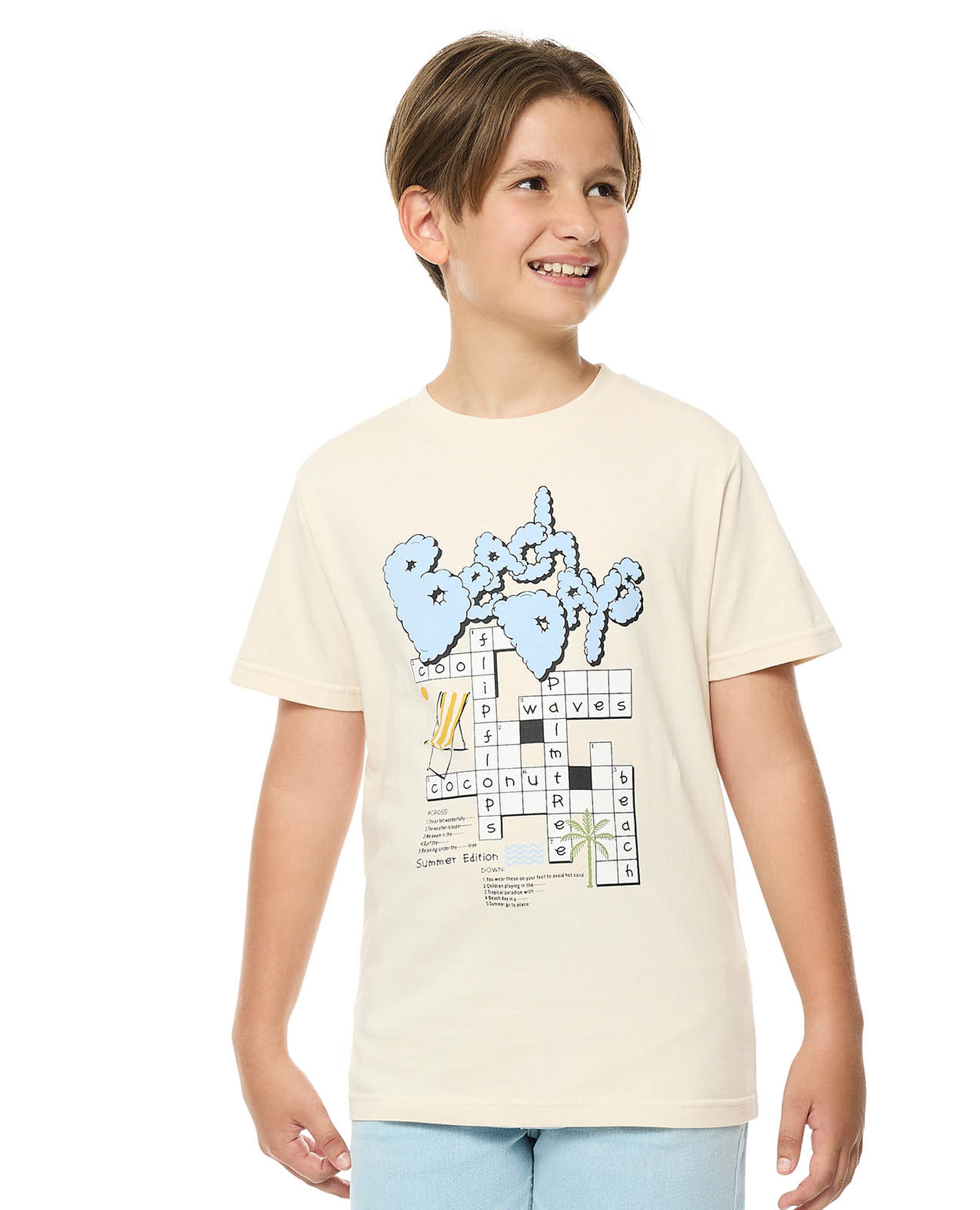 تيشيرت بطبعة بياقة مستديرة وأكمام قصيرة