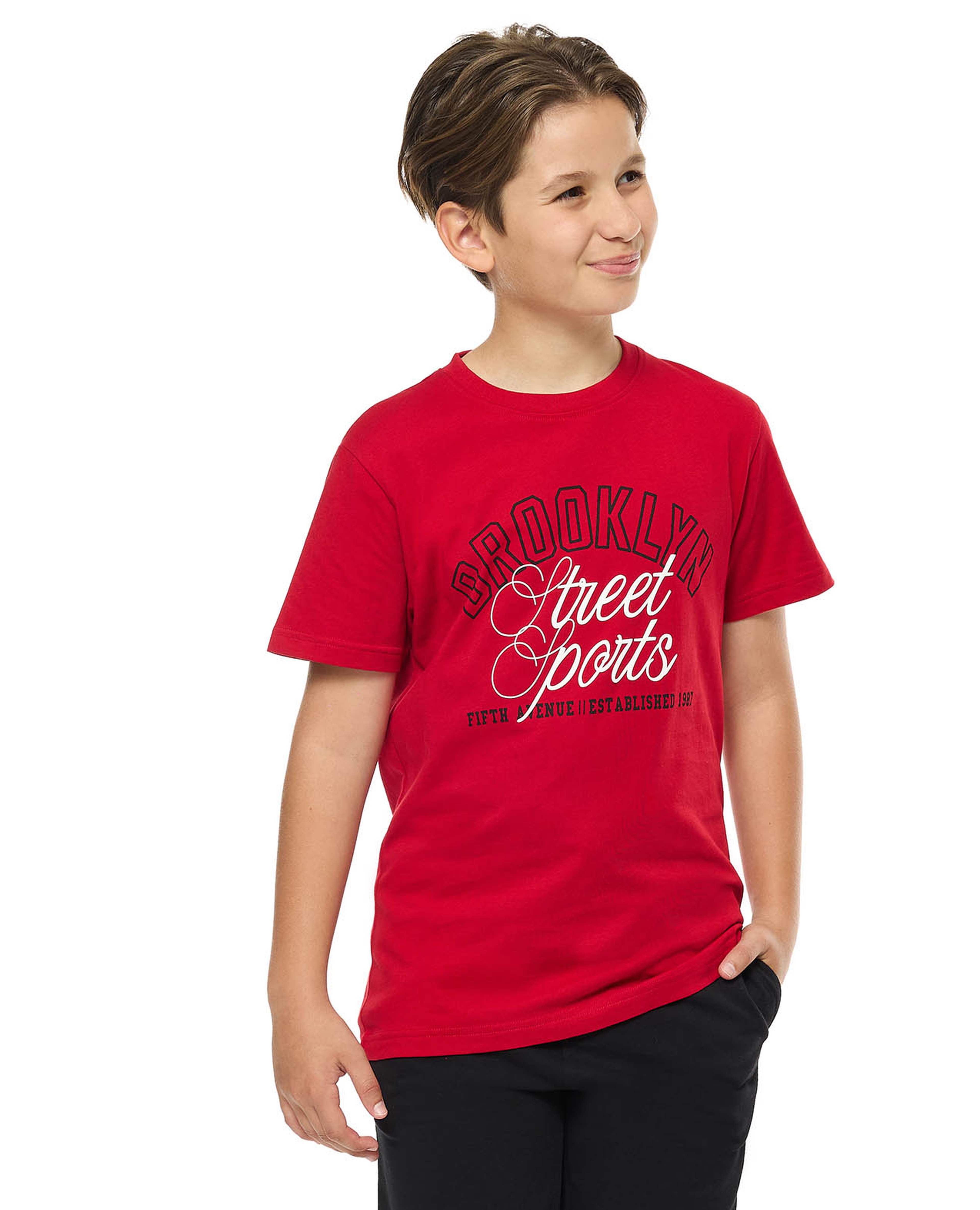 تيشيرت بطبعة بياقة مستديرة وأكمام قصيرة