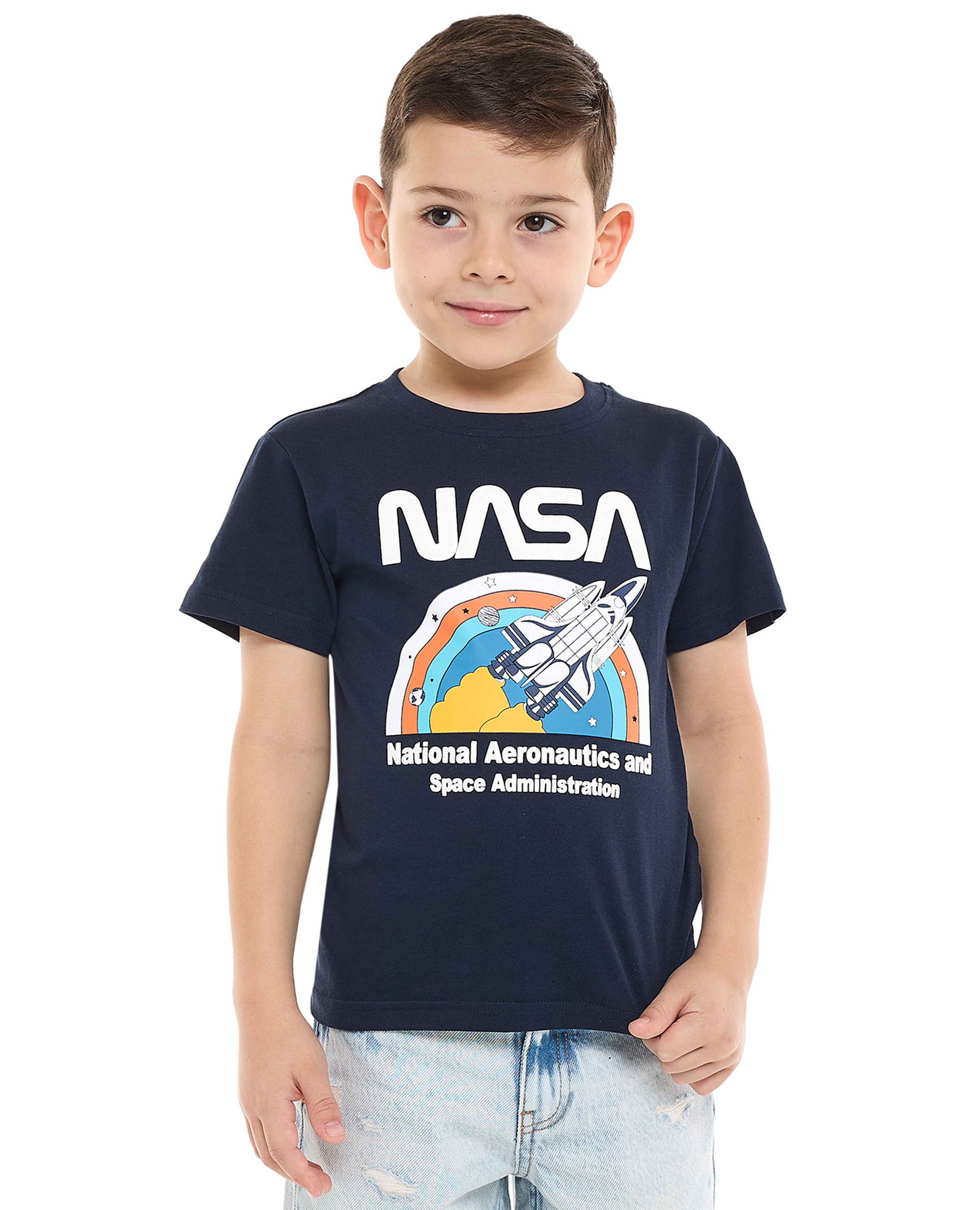 تيشيرت بياقة مستديرة وأكمام قصيرة وطبعة ناسا