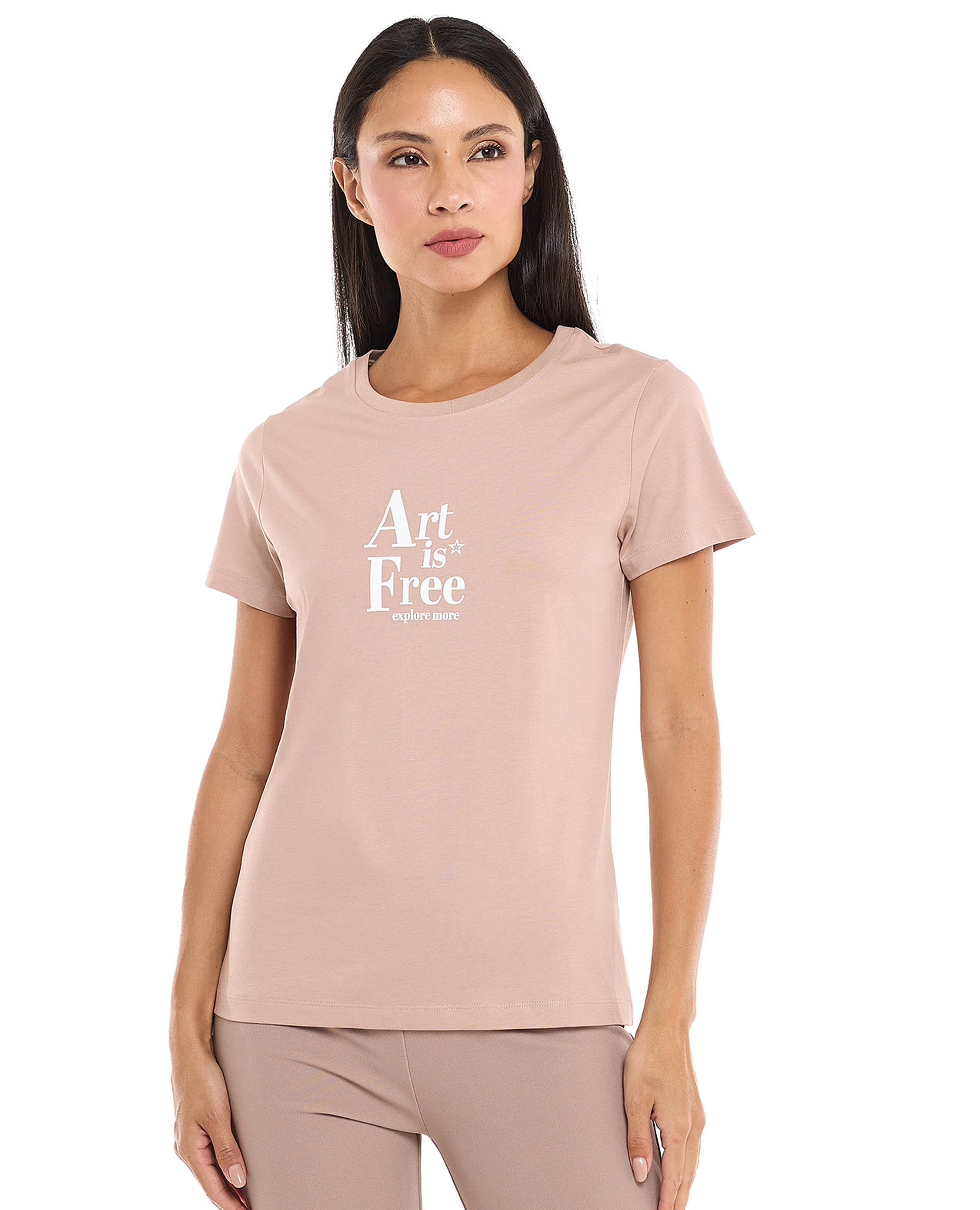 تيشيرت بطبعة بياقة مستديرة وأكمام قصيرة