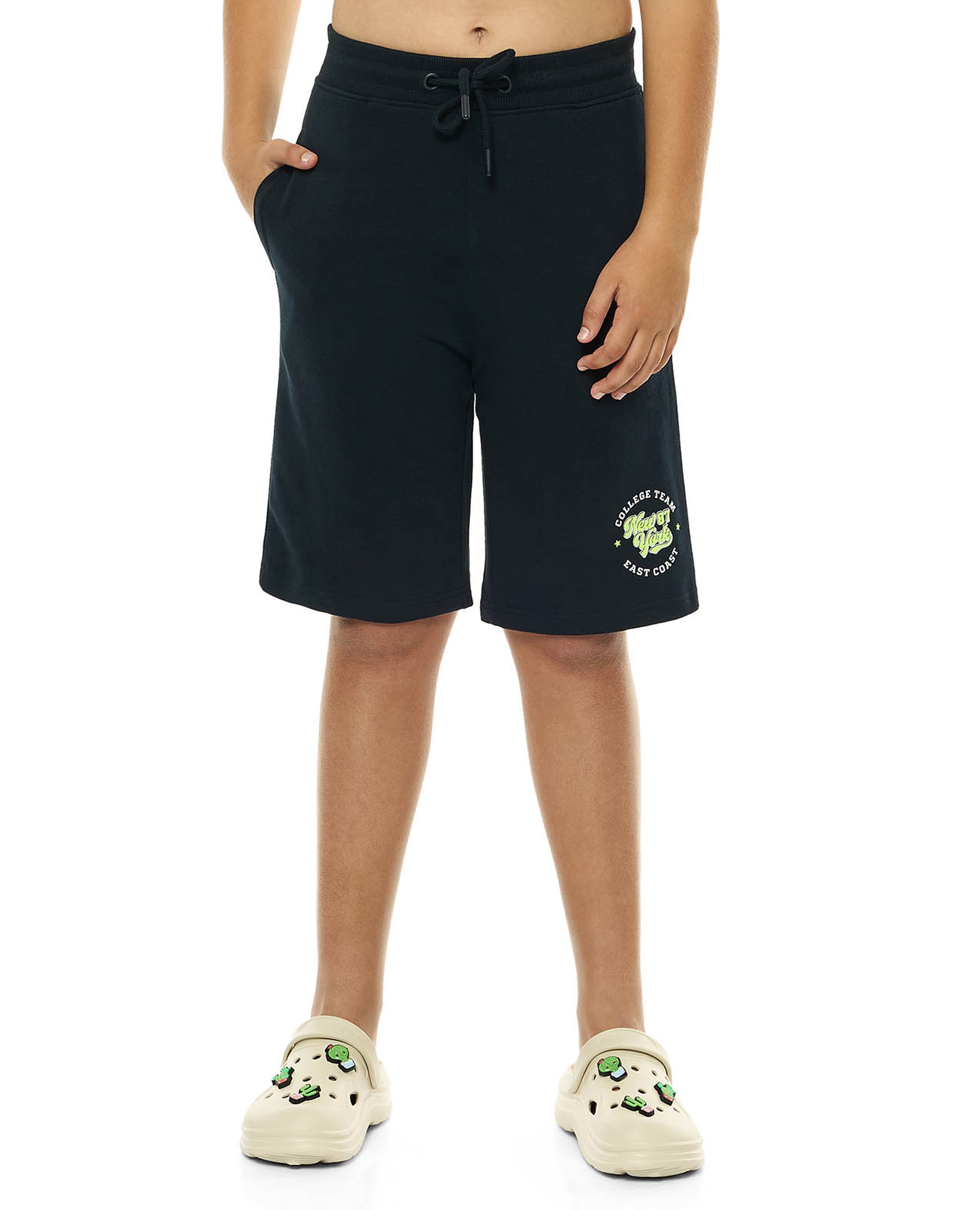 شورت بطبعة برباط على الخصر