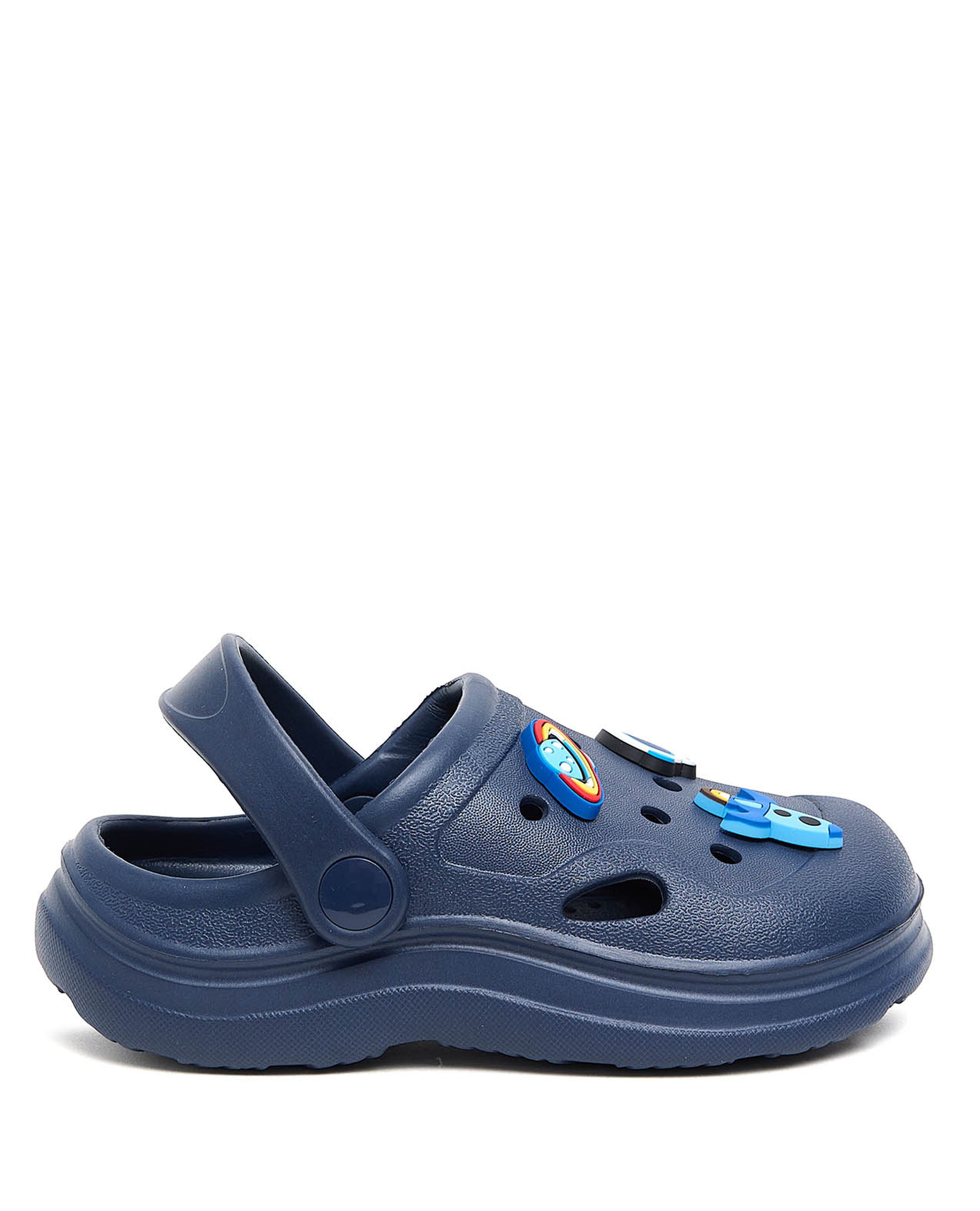 كلوغ بحزام خلفي وإكسسوار