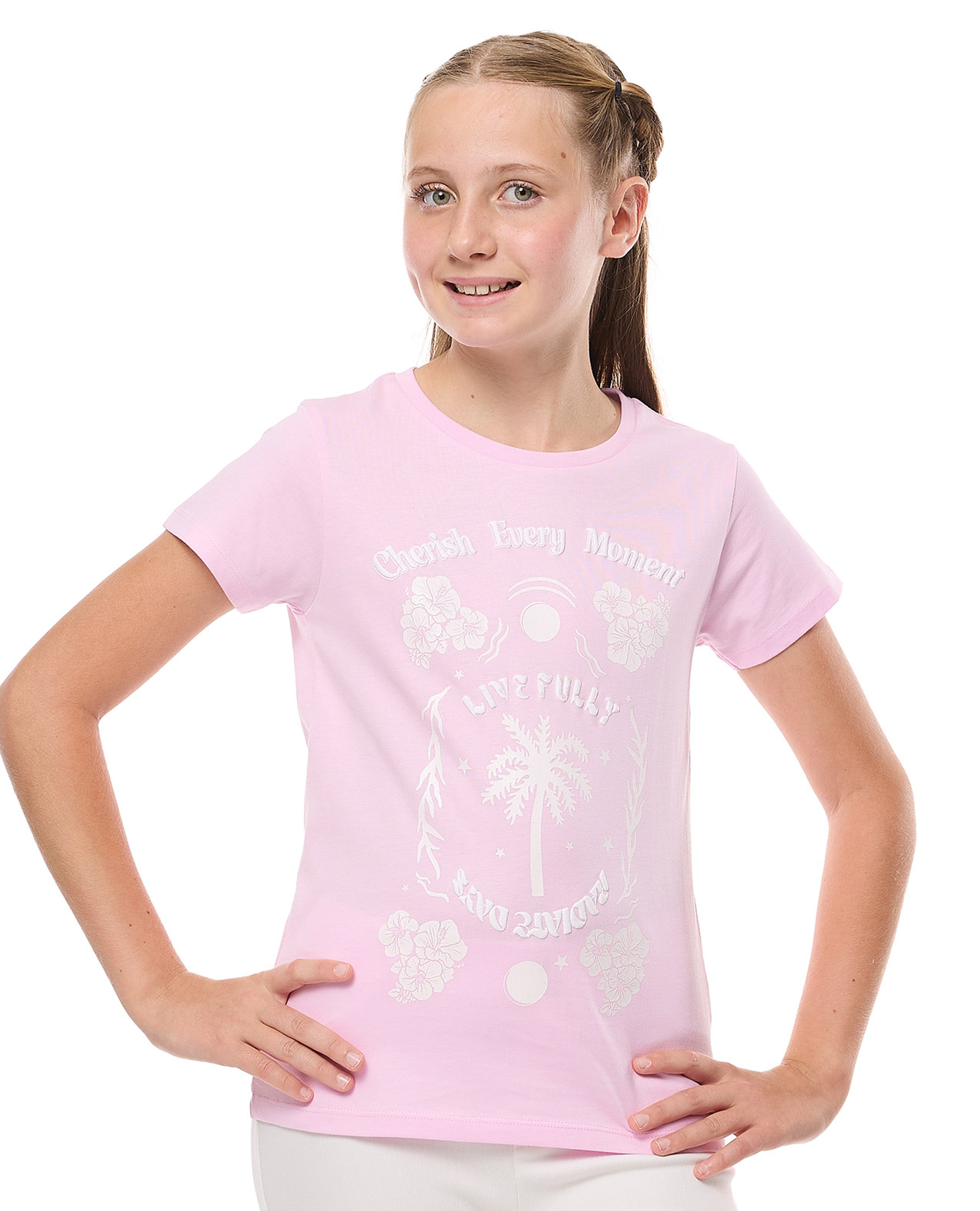 تيشيرت بطبعة بياقة دائرية وأكمام قصيرة