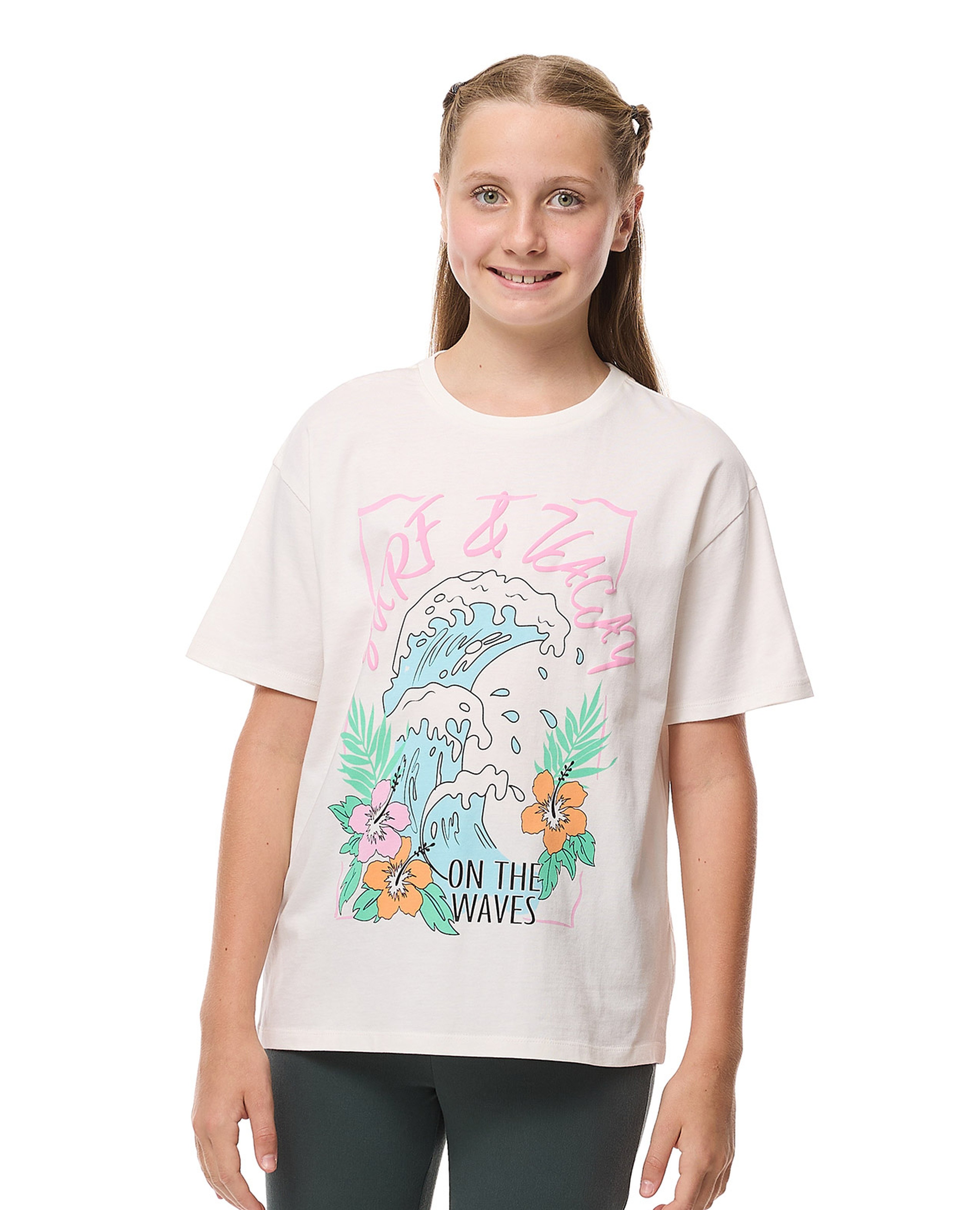 تيشيرت بطبعة بياقة دائرية وأكمام قصيرة