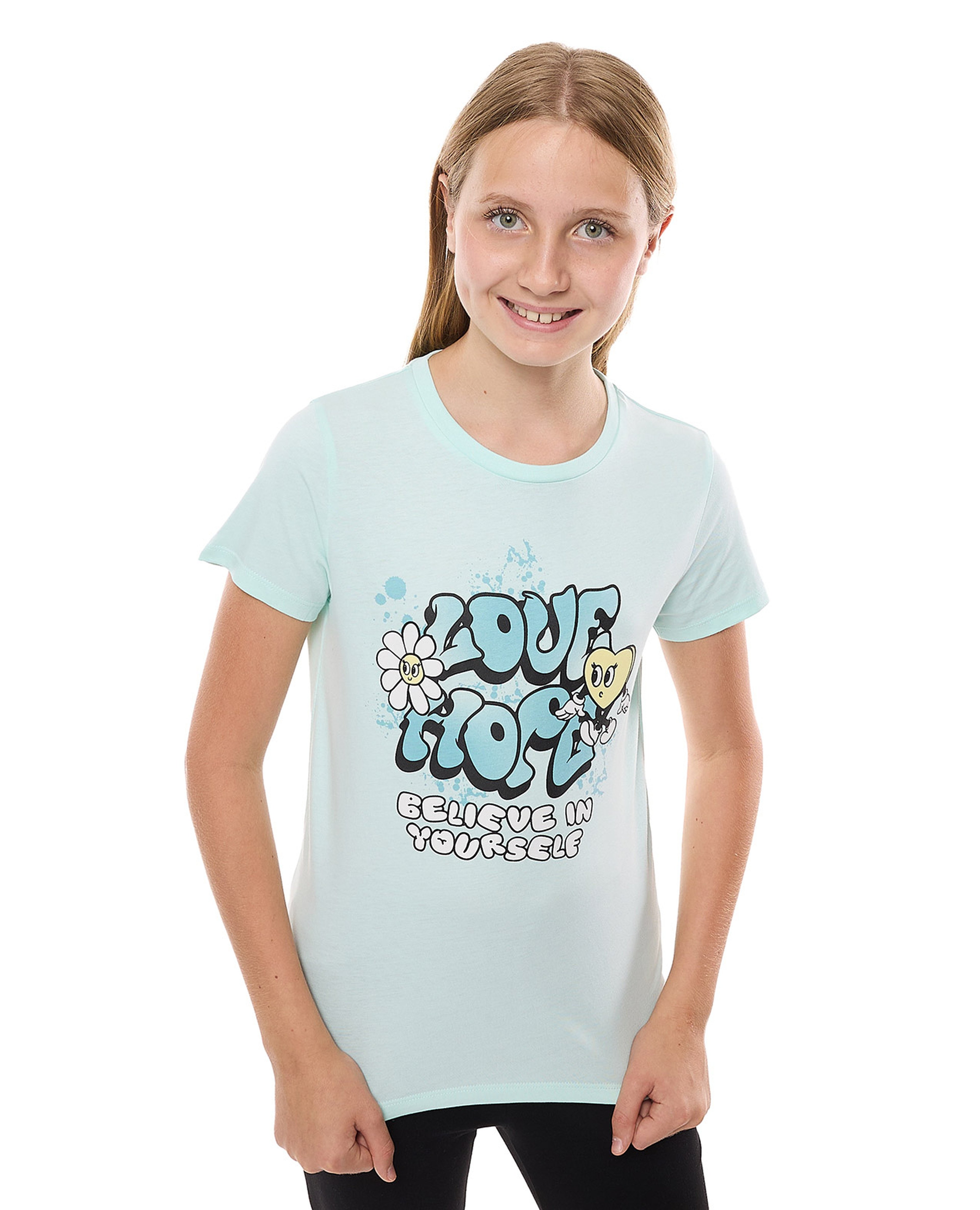 تيشيرت بطبعة بياقة دائرية وأكمام قصيرة