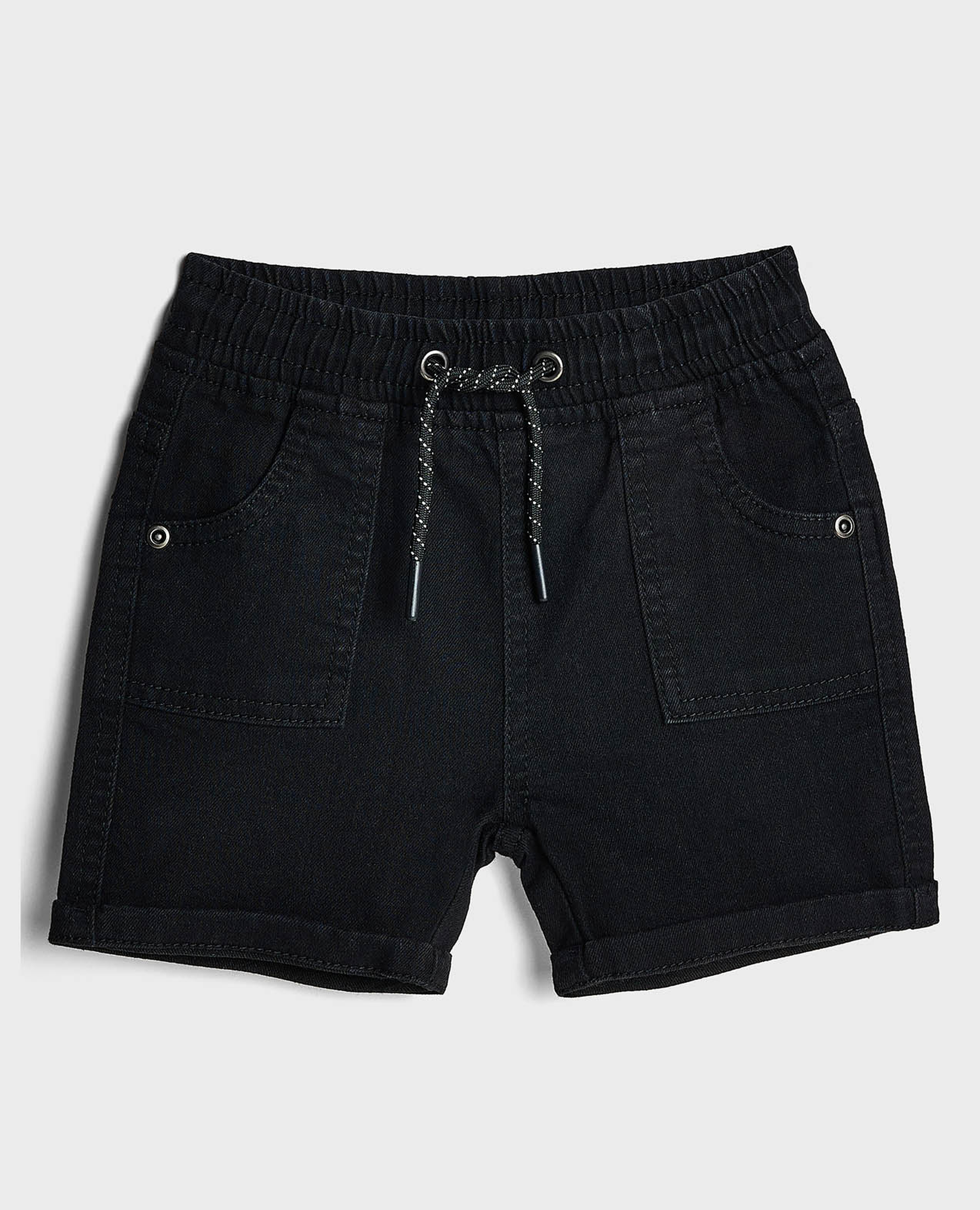 شورت دنيم برباط على الخصر