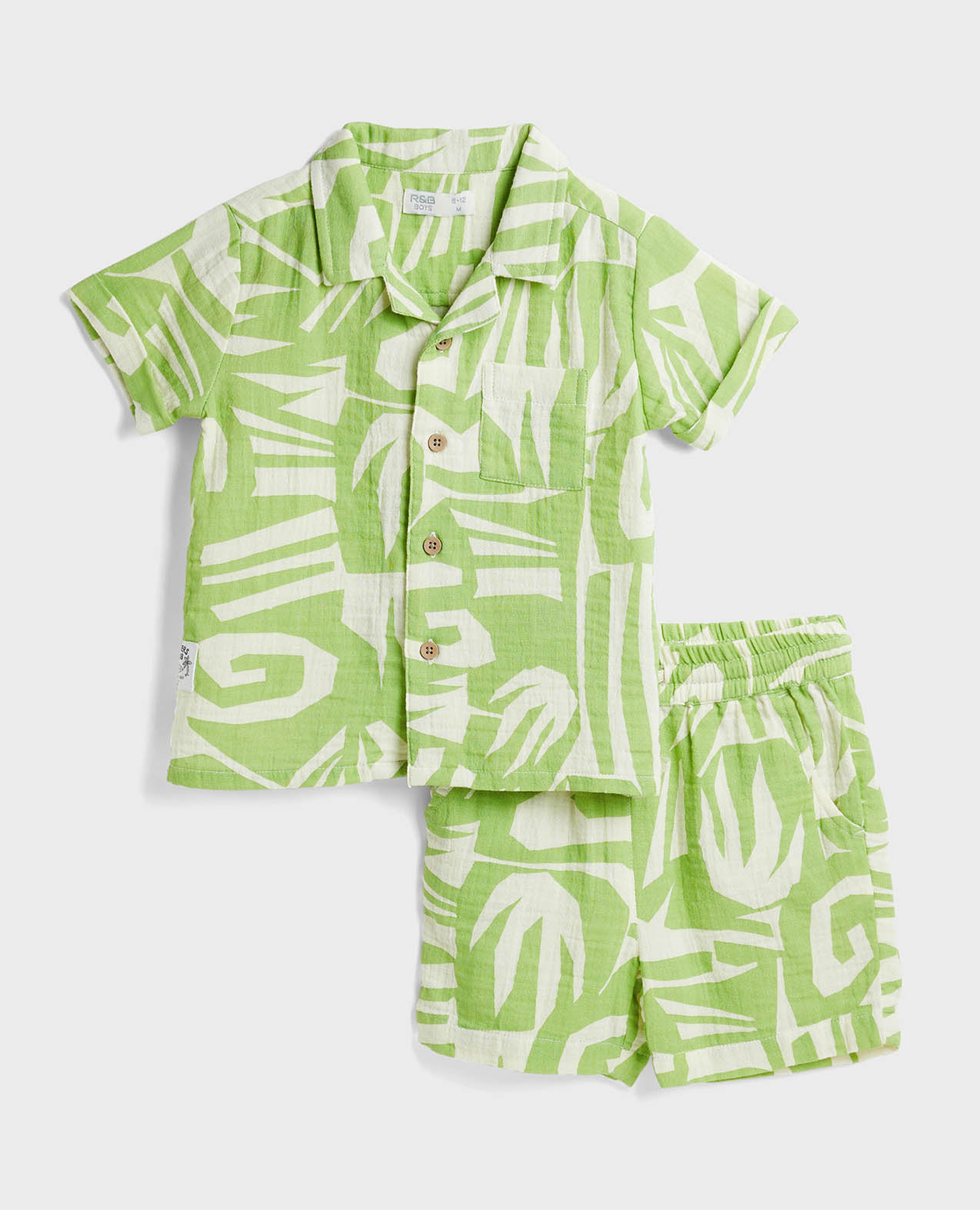 طقم قميص بنقشة وشورت