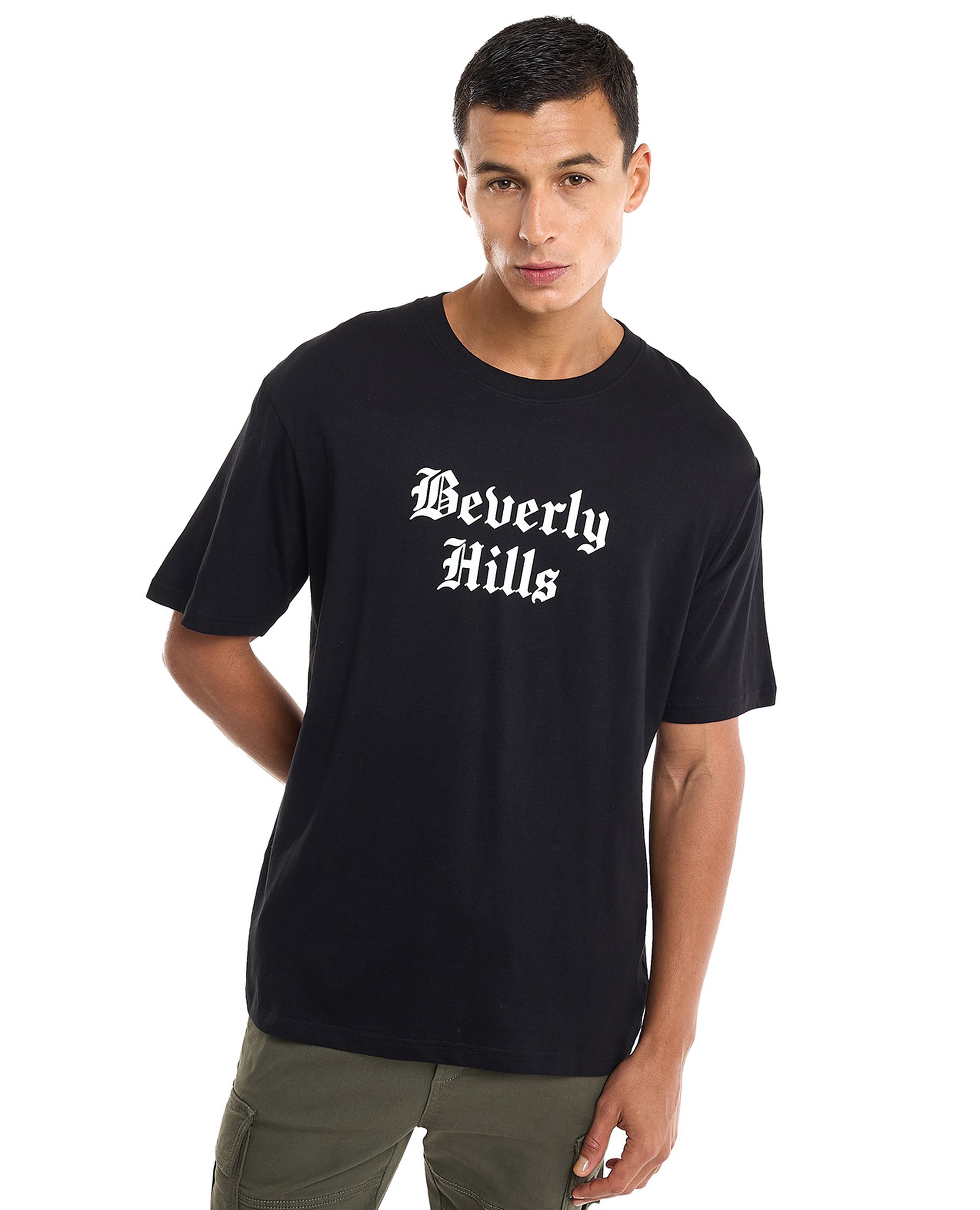 تيشيرت بطبعة بياقة دائرية وأكمام قصيرة