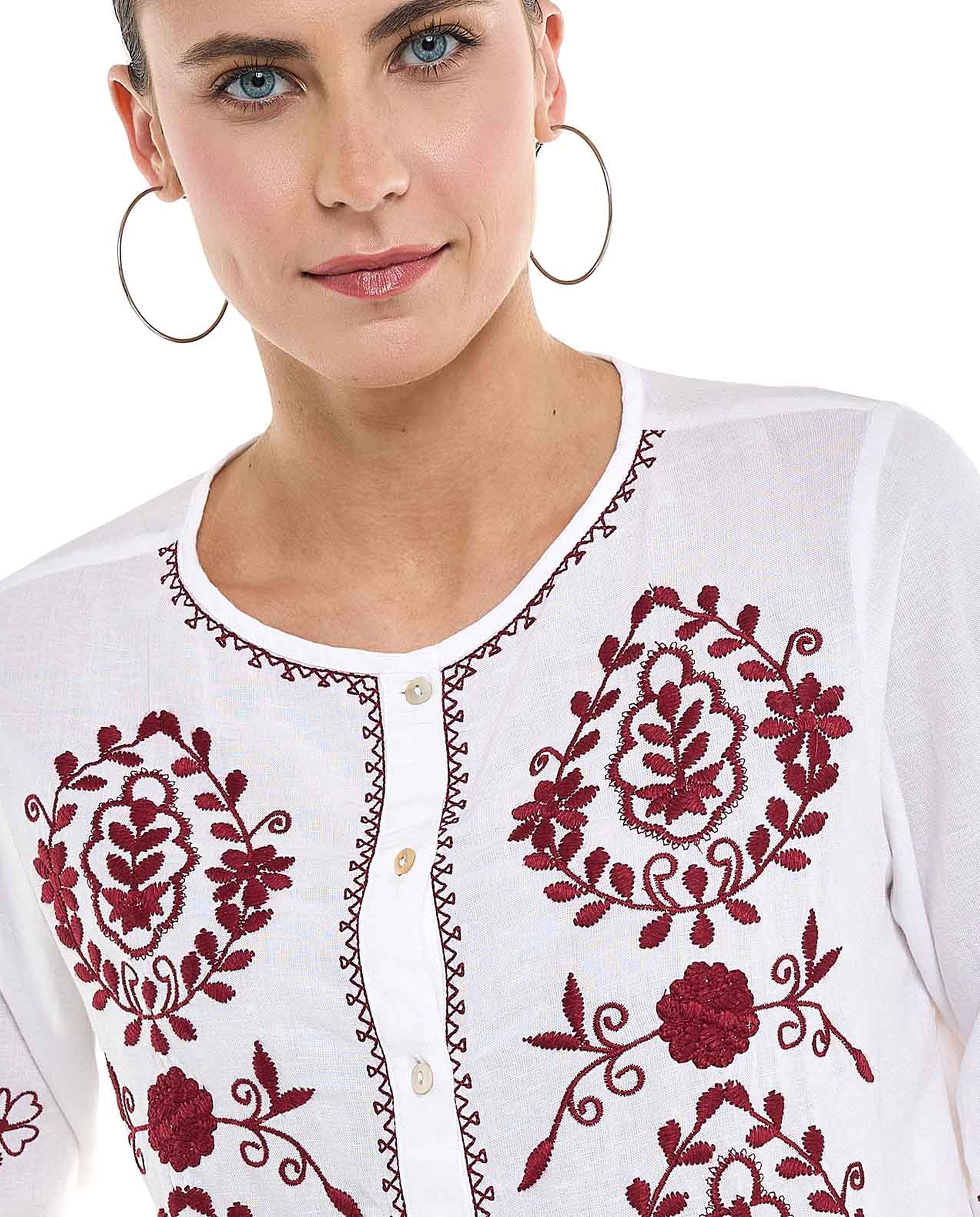 Embroidered Top with Round Neck and Long Sleeves