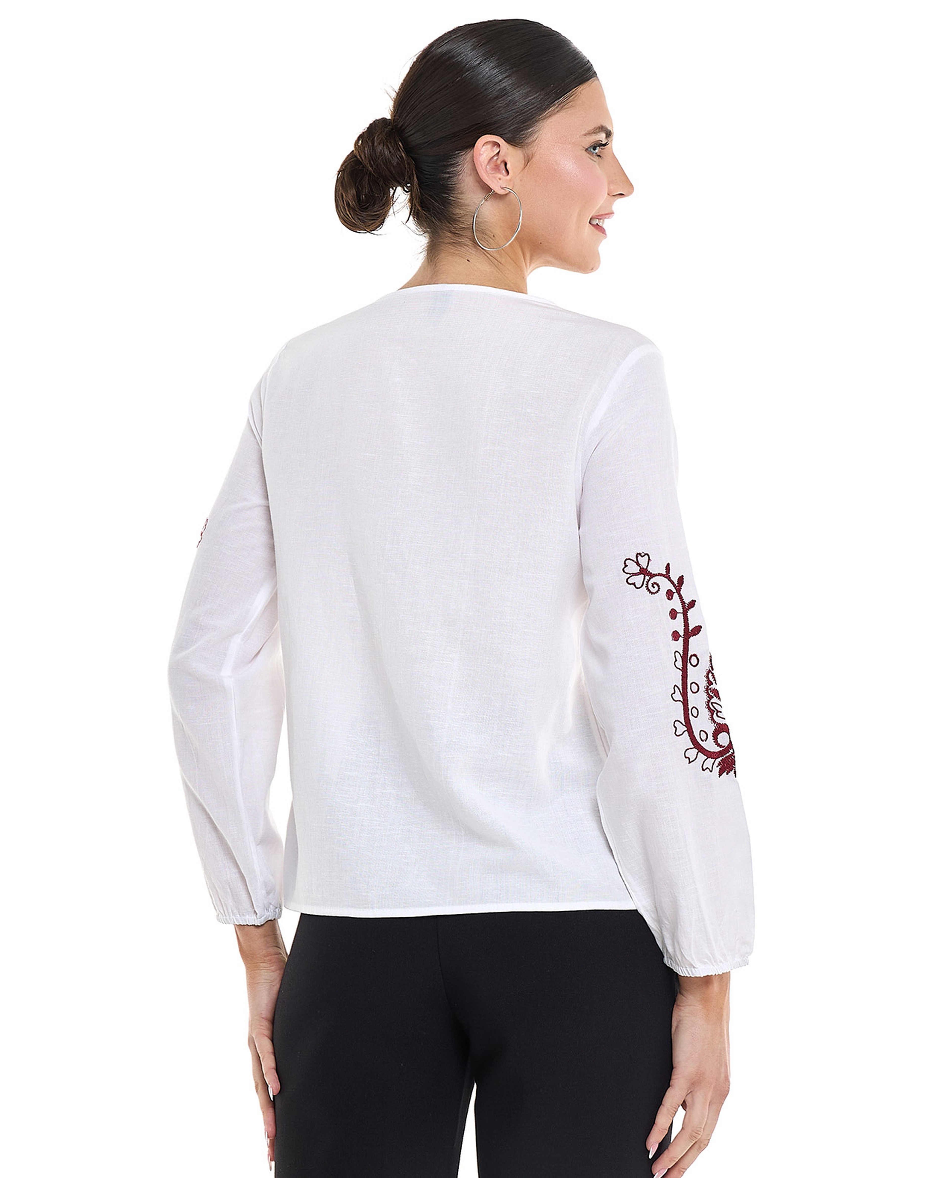 Embroidered Top with Round Neck and Long Sleeves
